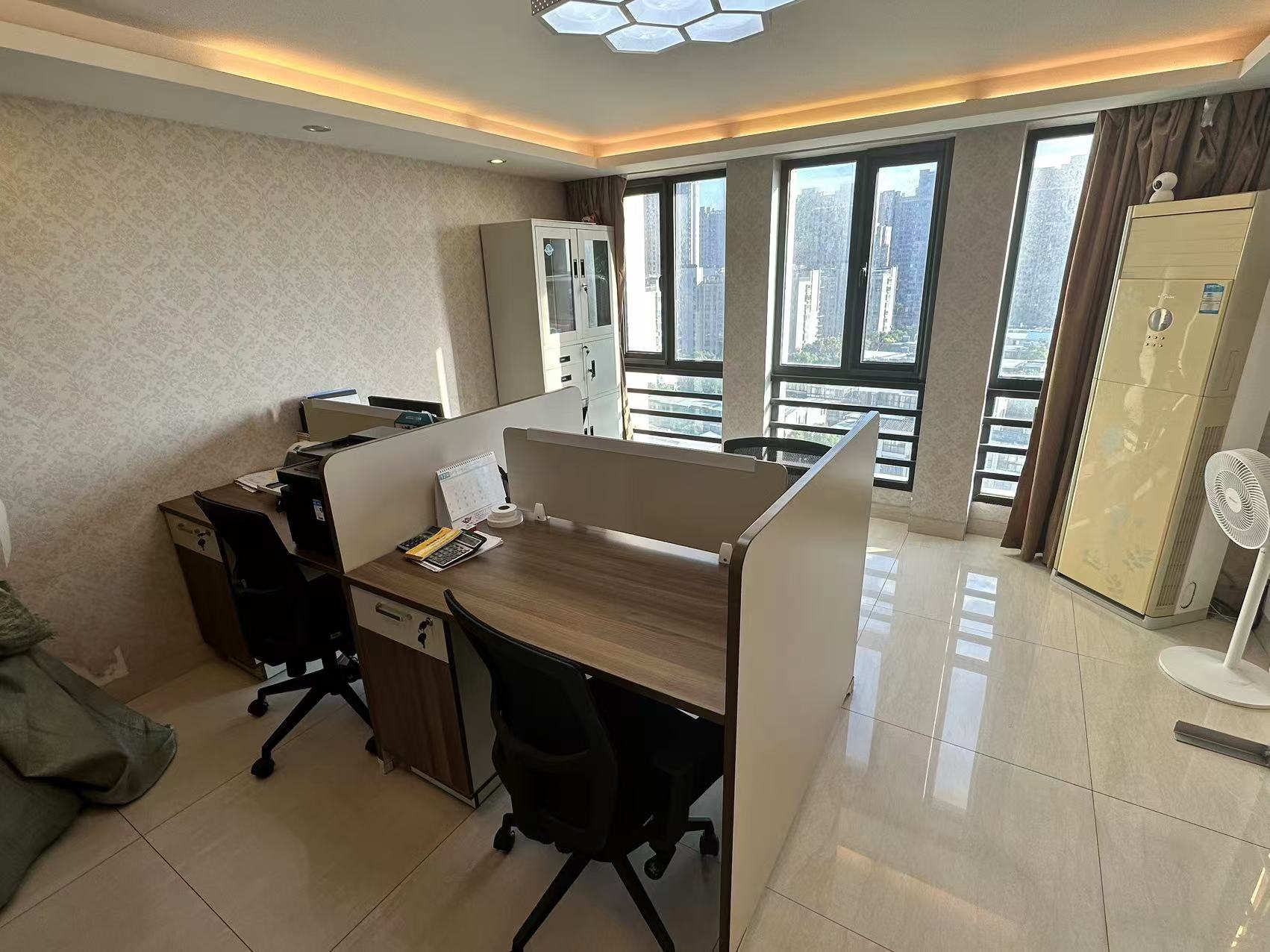 东景国际 2室2厅1卫 138m&sup2;