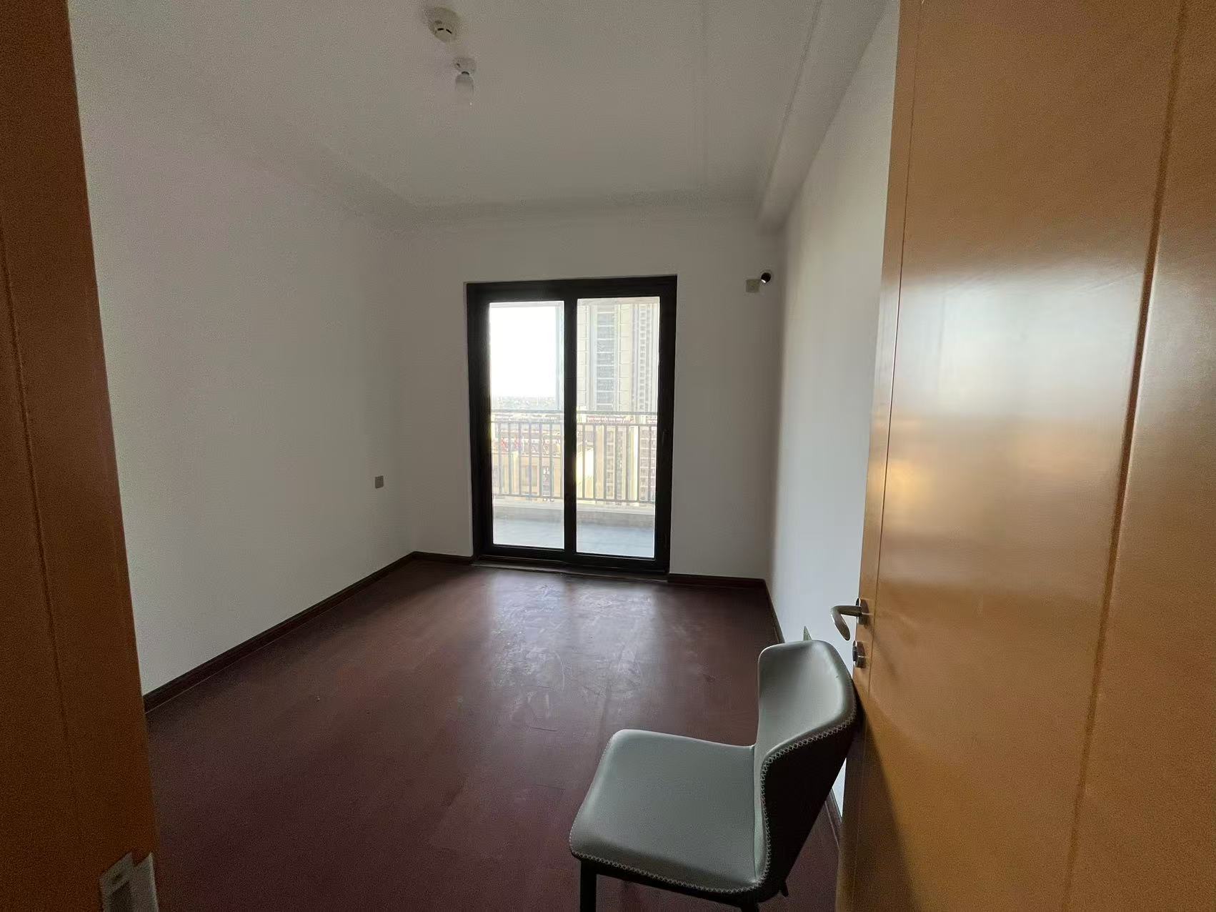富力院士廷 3室2厅2卫 137m&sup2;