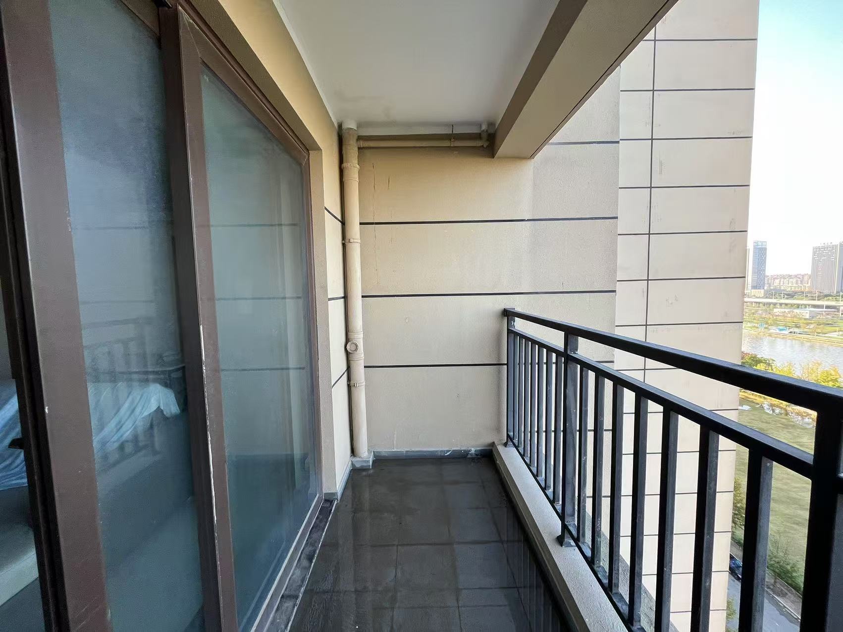 富力院士廷 3室2厅2卫 137m&sup2;