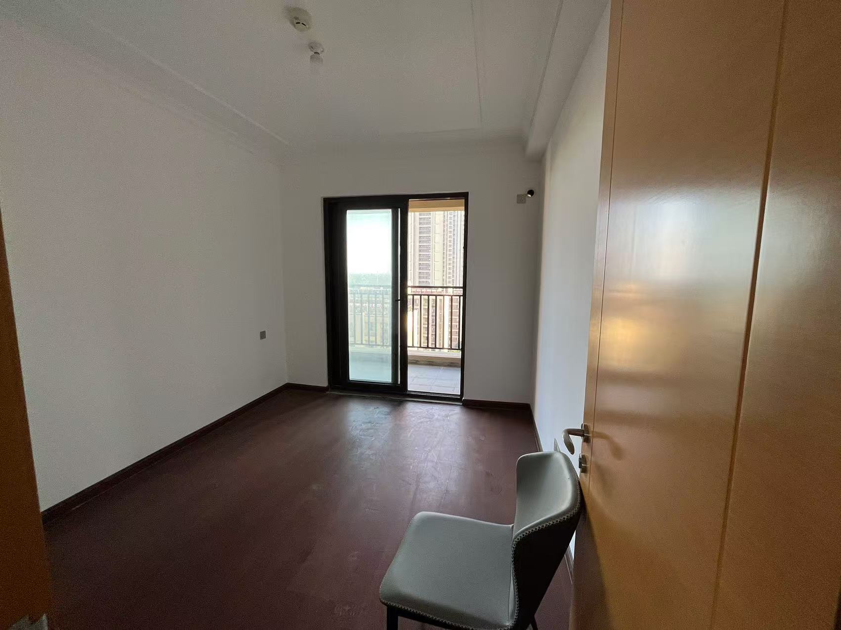 富力院士廷 3室2厅2卫 137m&sup2;