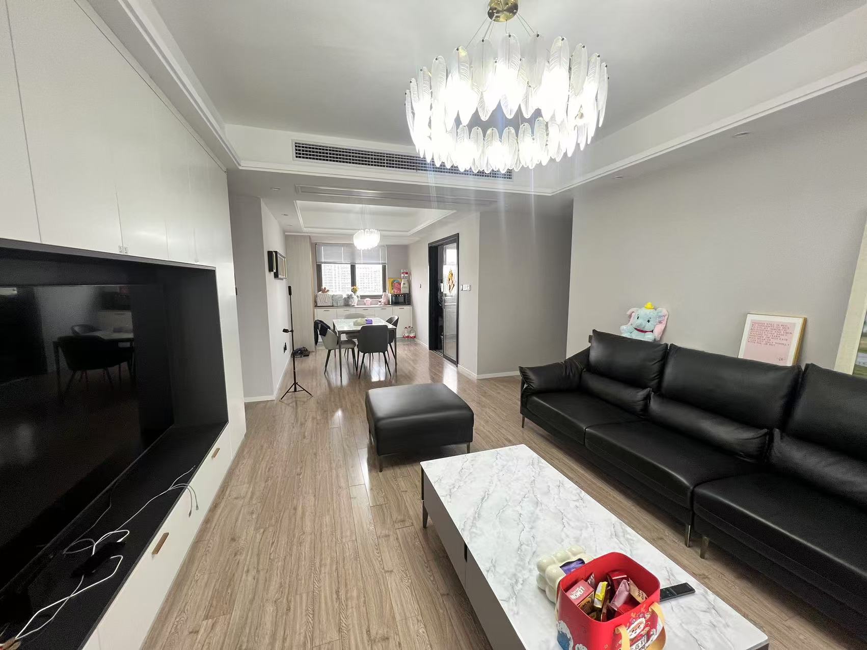 雅居乐鑫基中央公馆东区 4室2厅2卫 145m²