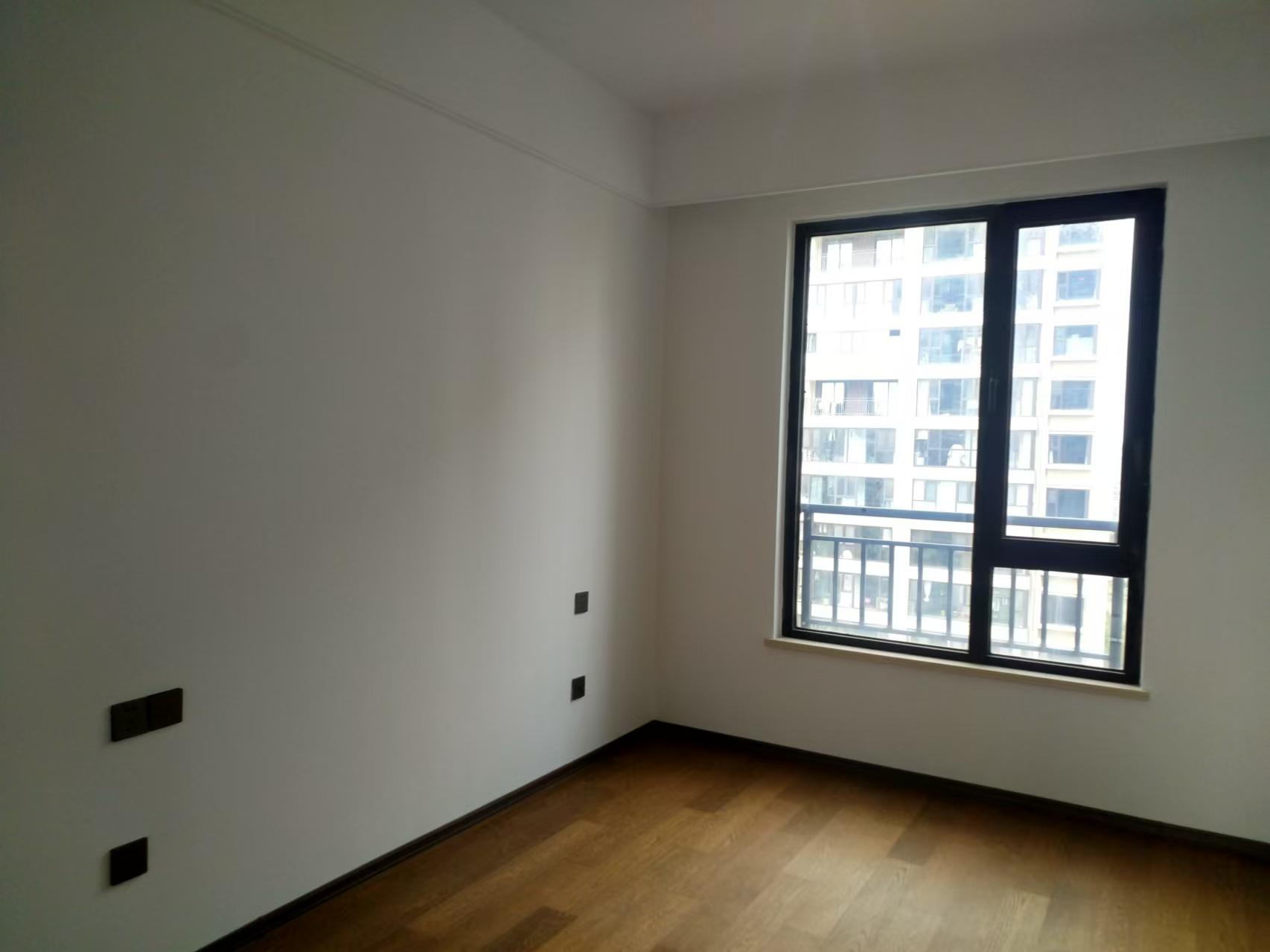 春风南岸东园 4室2厅2卫 136m&sup2;