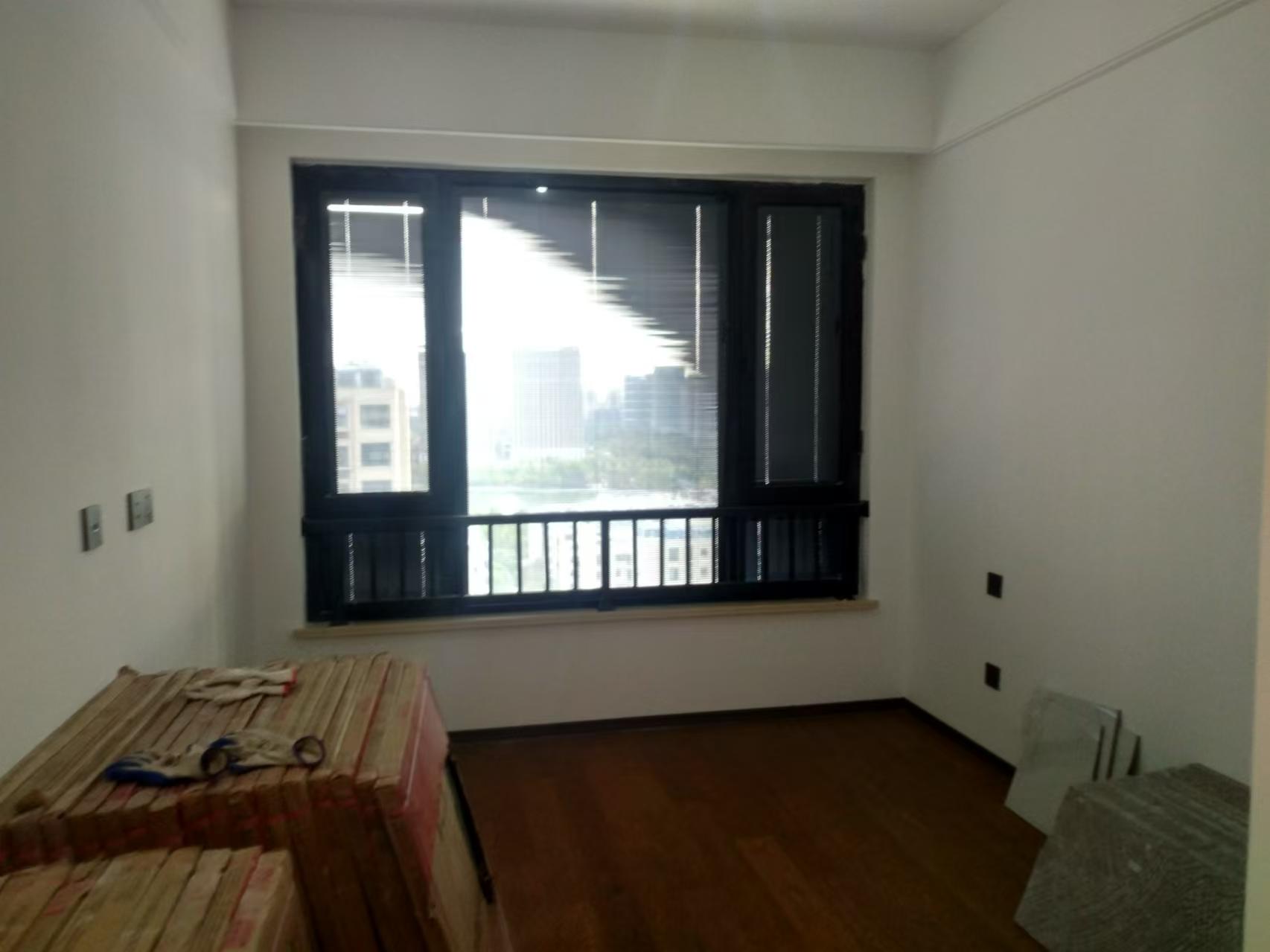 春风南岸东园 4室2厅2卫 136m&sup2;
