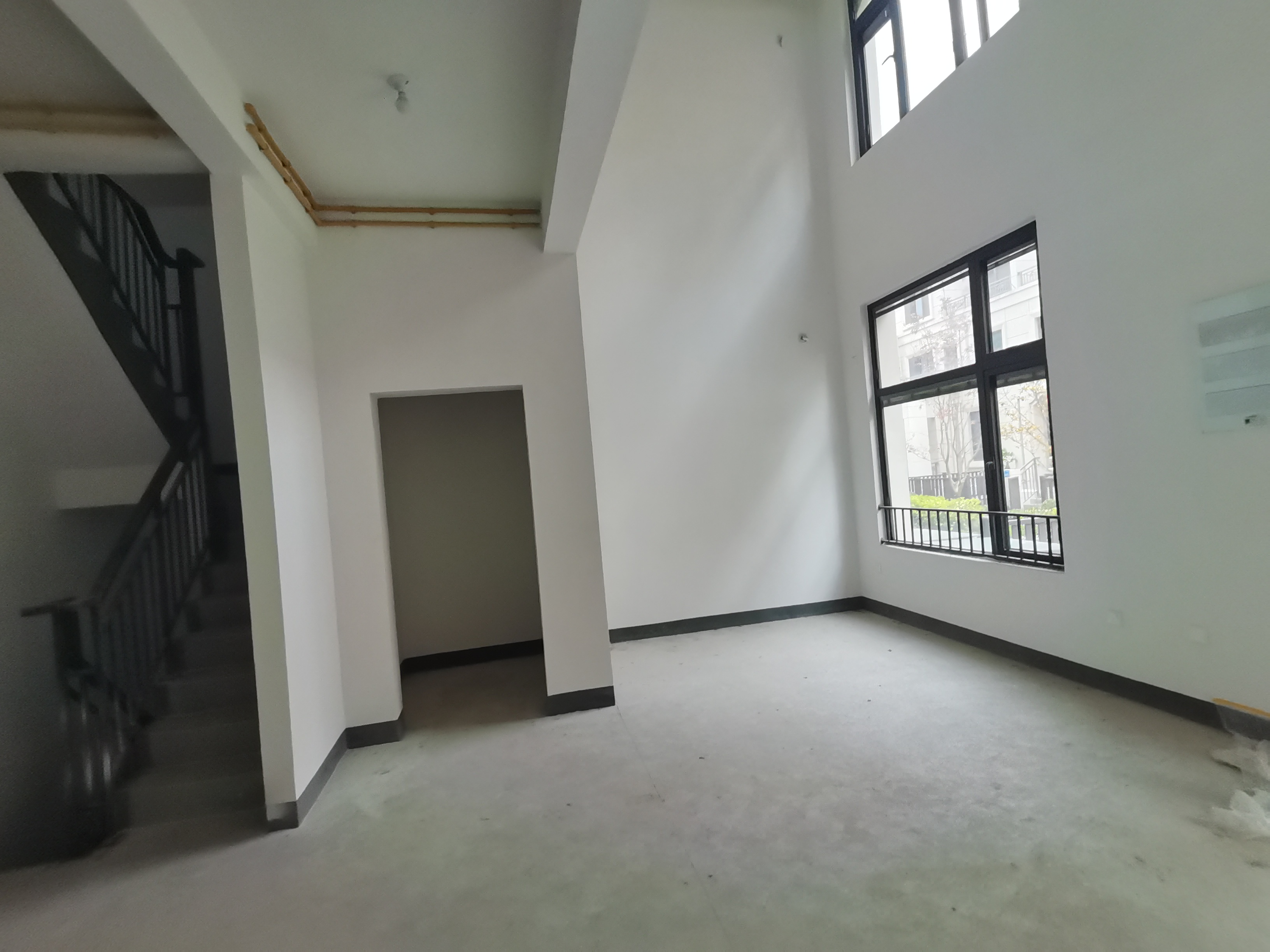 招商新城雍景湾 4室2厅3卫 228m²