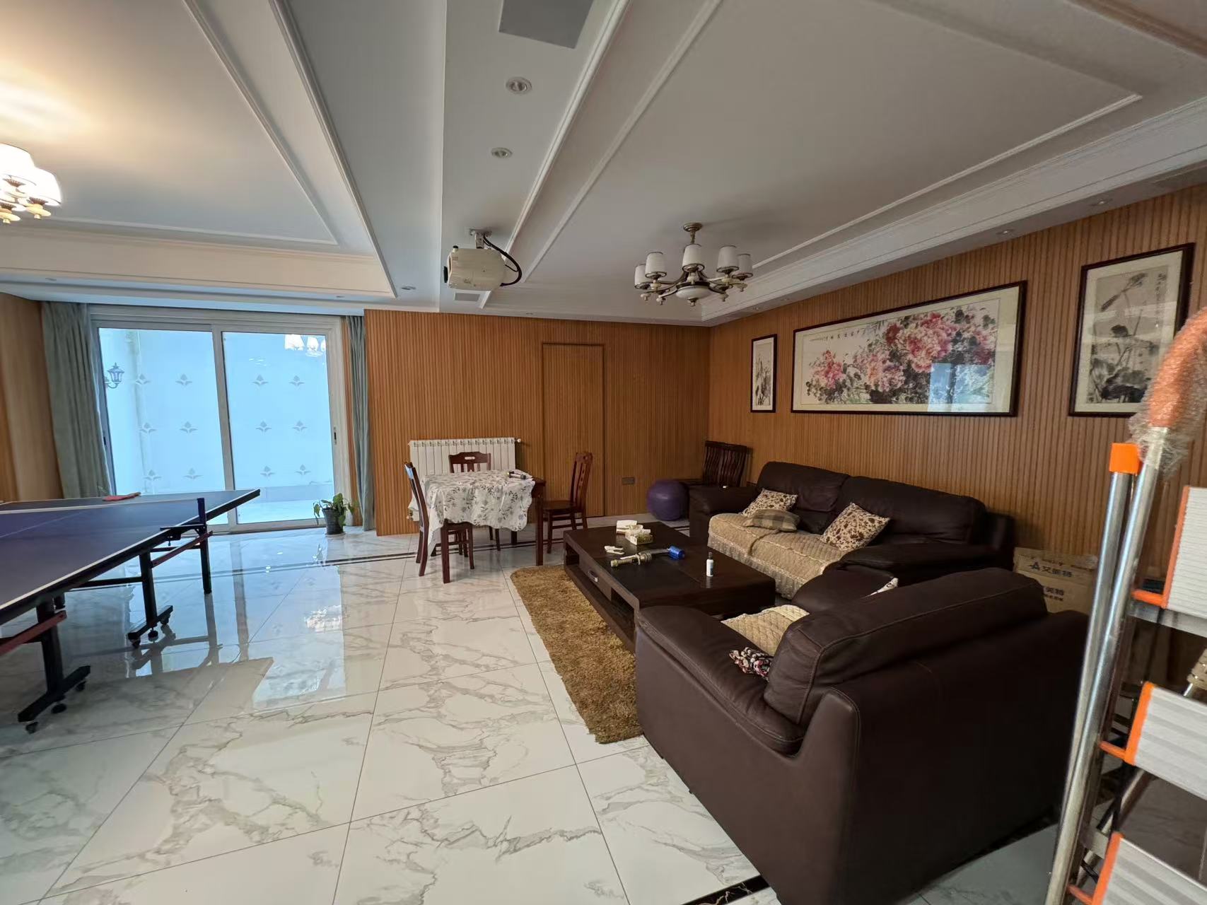 军山花园 4室2厅3卫 221.96m&sup2;