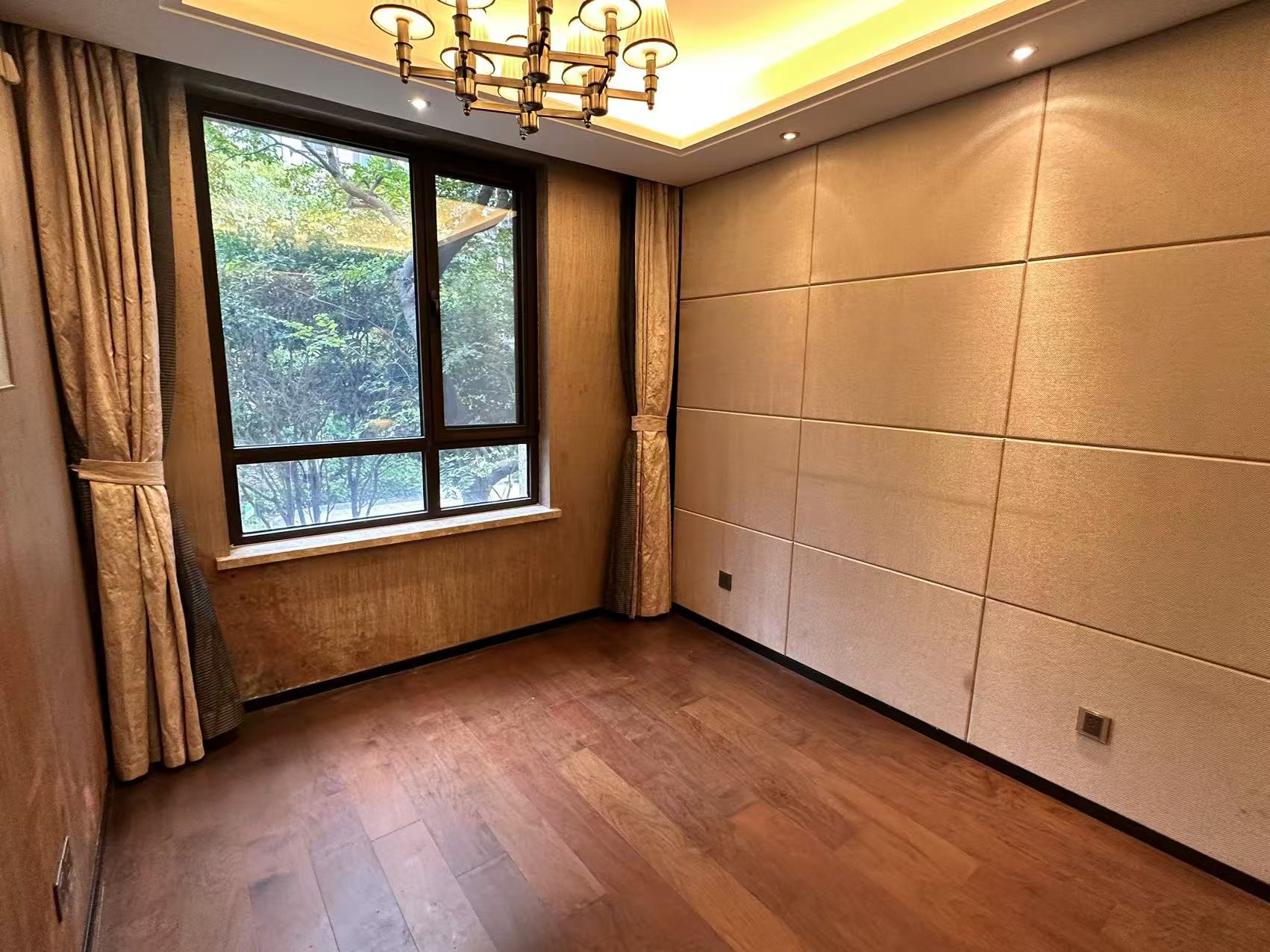 德诚翠湖湾 4室2厅2卫 189.81m&sup2;