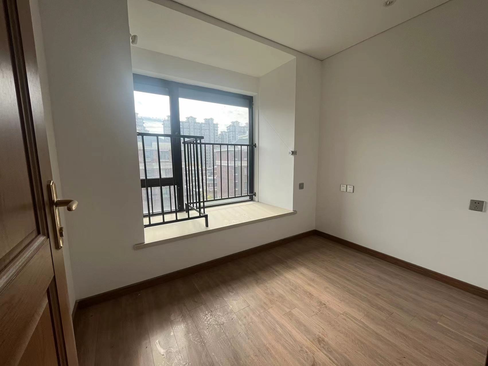 佳期漫 4室2厅1卫 183m&sup2;