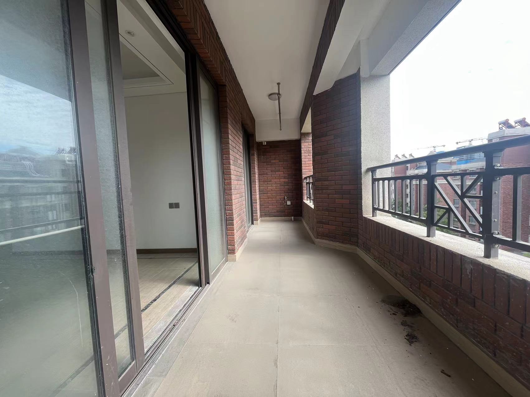 佳期漫 4室2厅1卫 183m&sup2;
