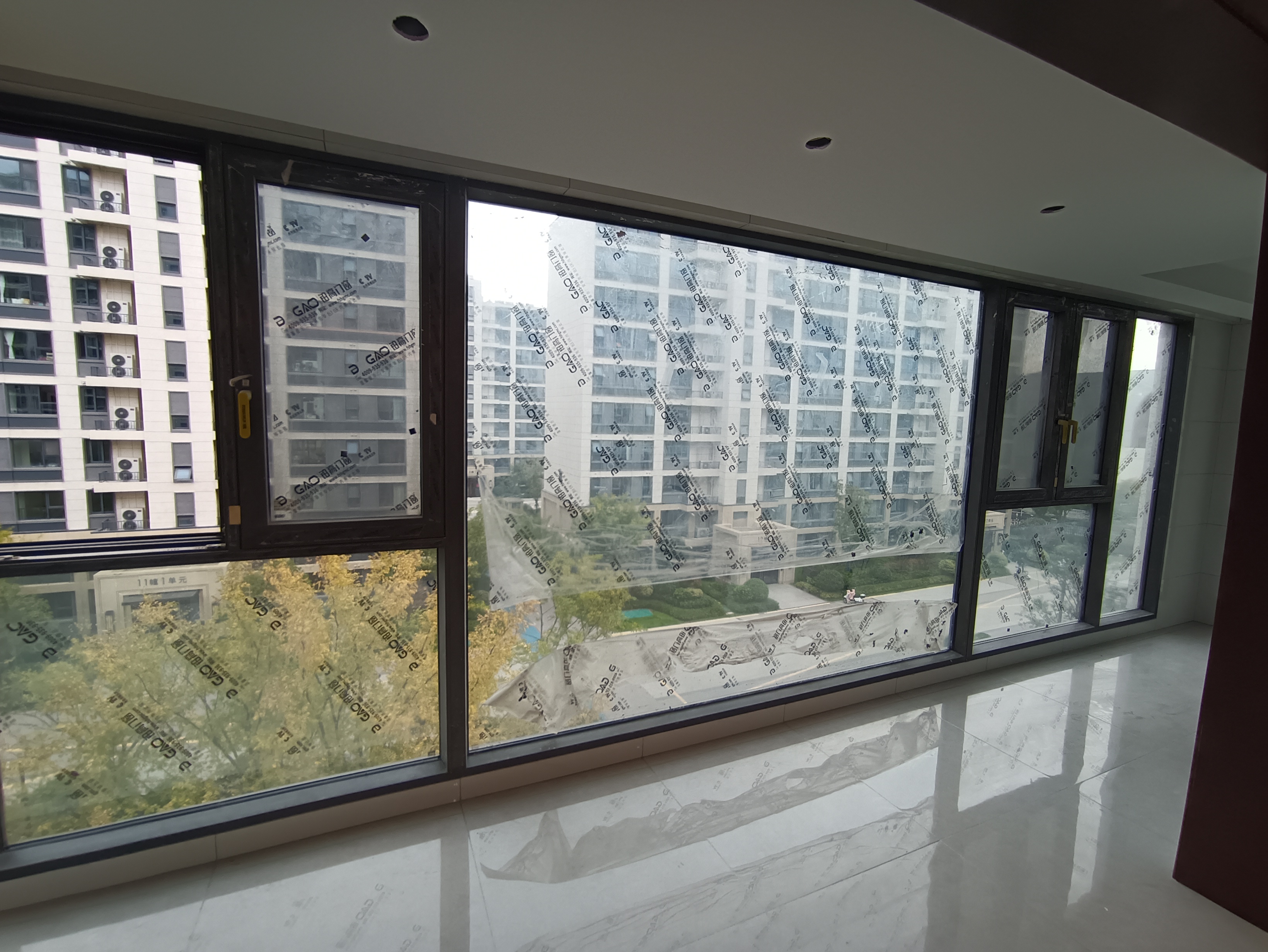卓越府 4室2厅2卫 143.58m²
