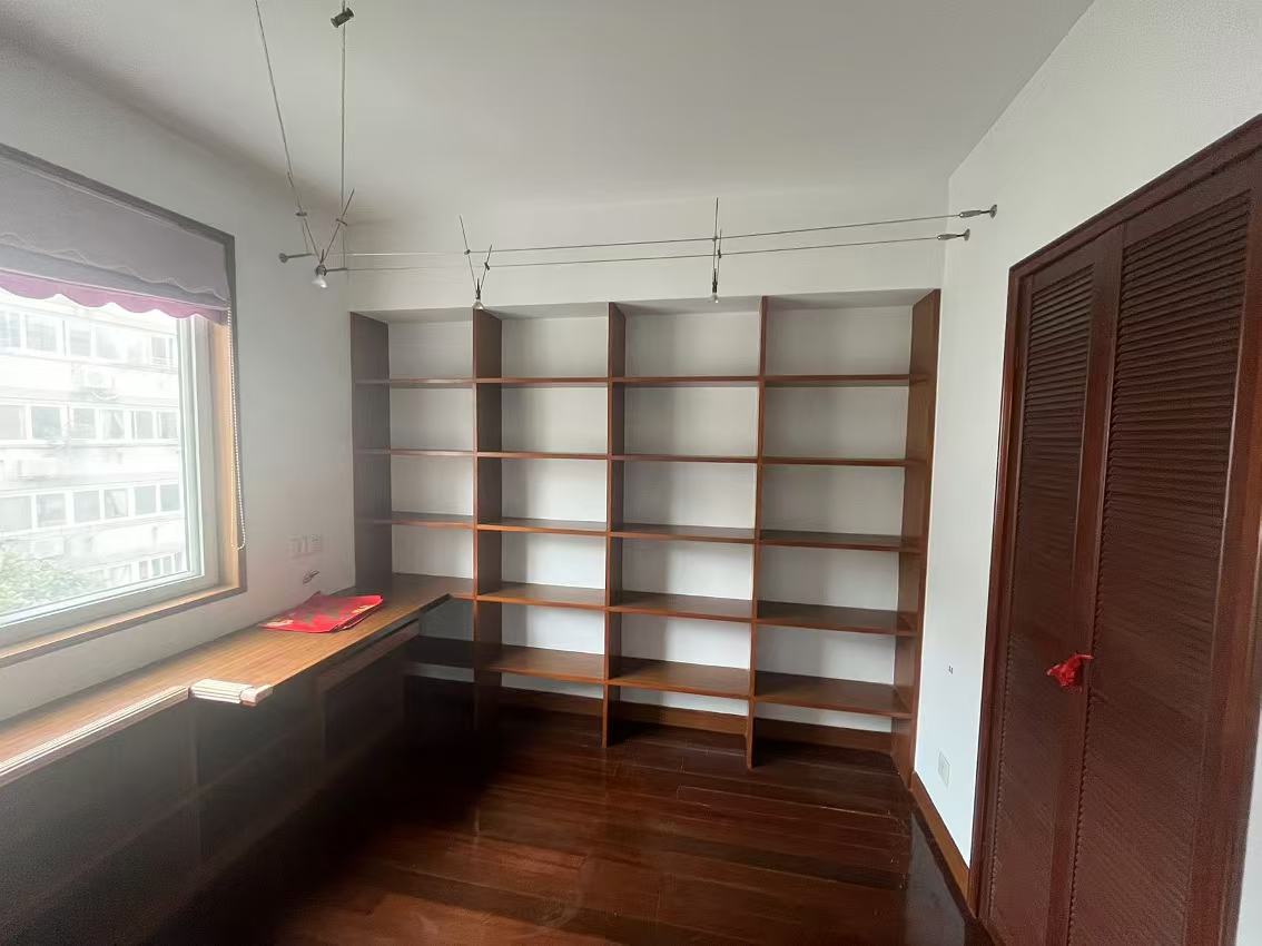 千禧园 3室2厅1卫 139.75m&sup2;