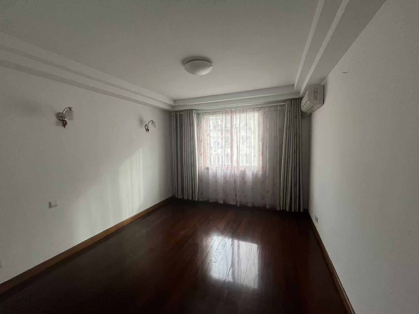 千禧园 3室2厅1卫 139.75m&sup2;