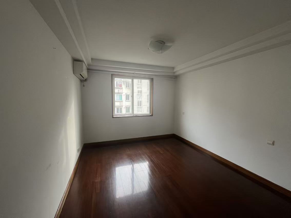 千禧园 3室2厅1卫 139.75m&sup2;