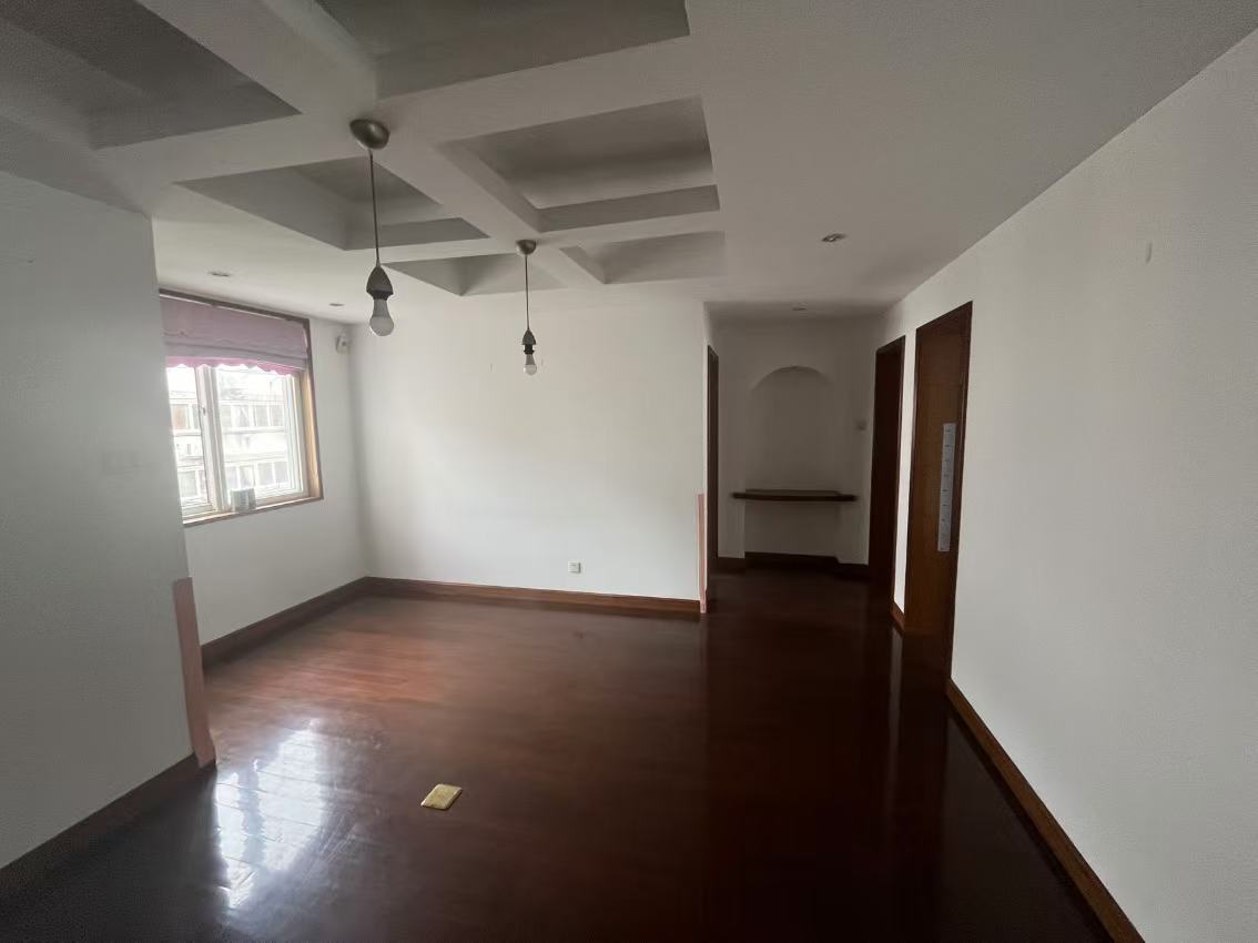 千禧园 3室2厅1卫 139.75m&sup2;