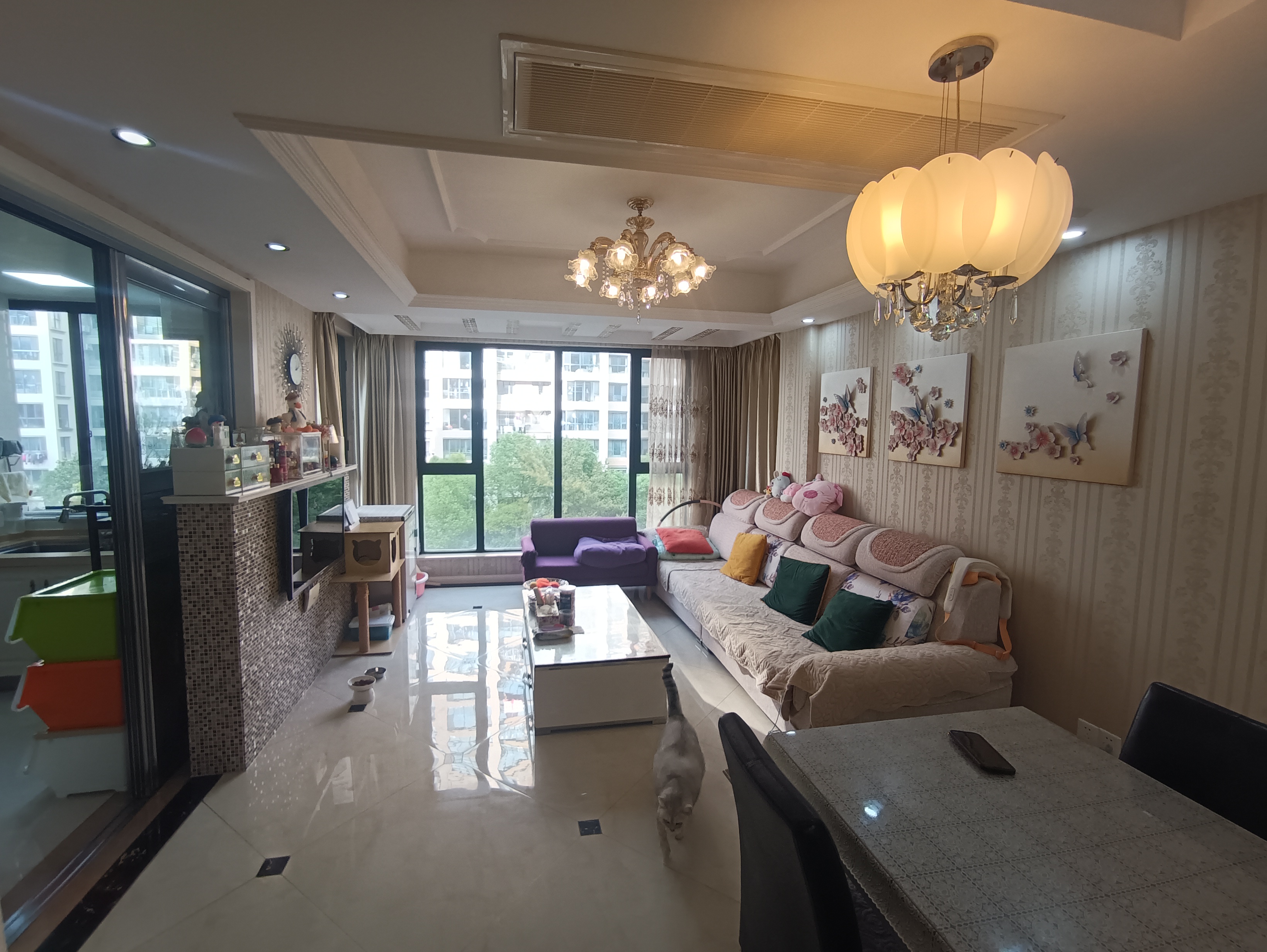 中港翡翠城 3室2厅1卫 108m²