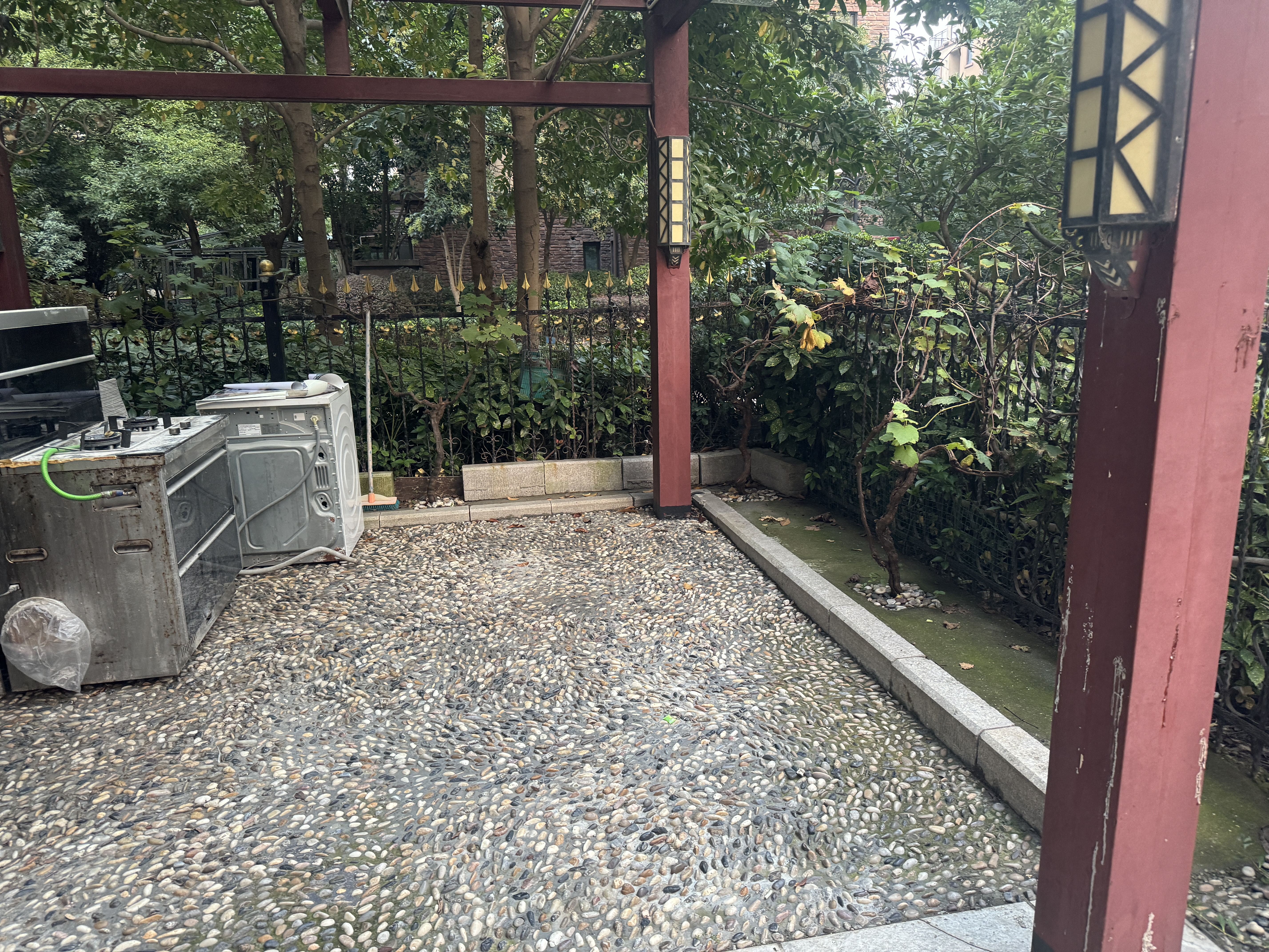 华强城 4室2厅1卫 185m&sup2;