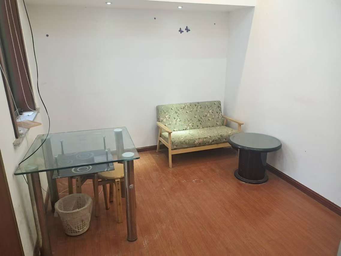 白家园 1室1厅1卫 42m²
