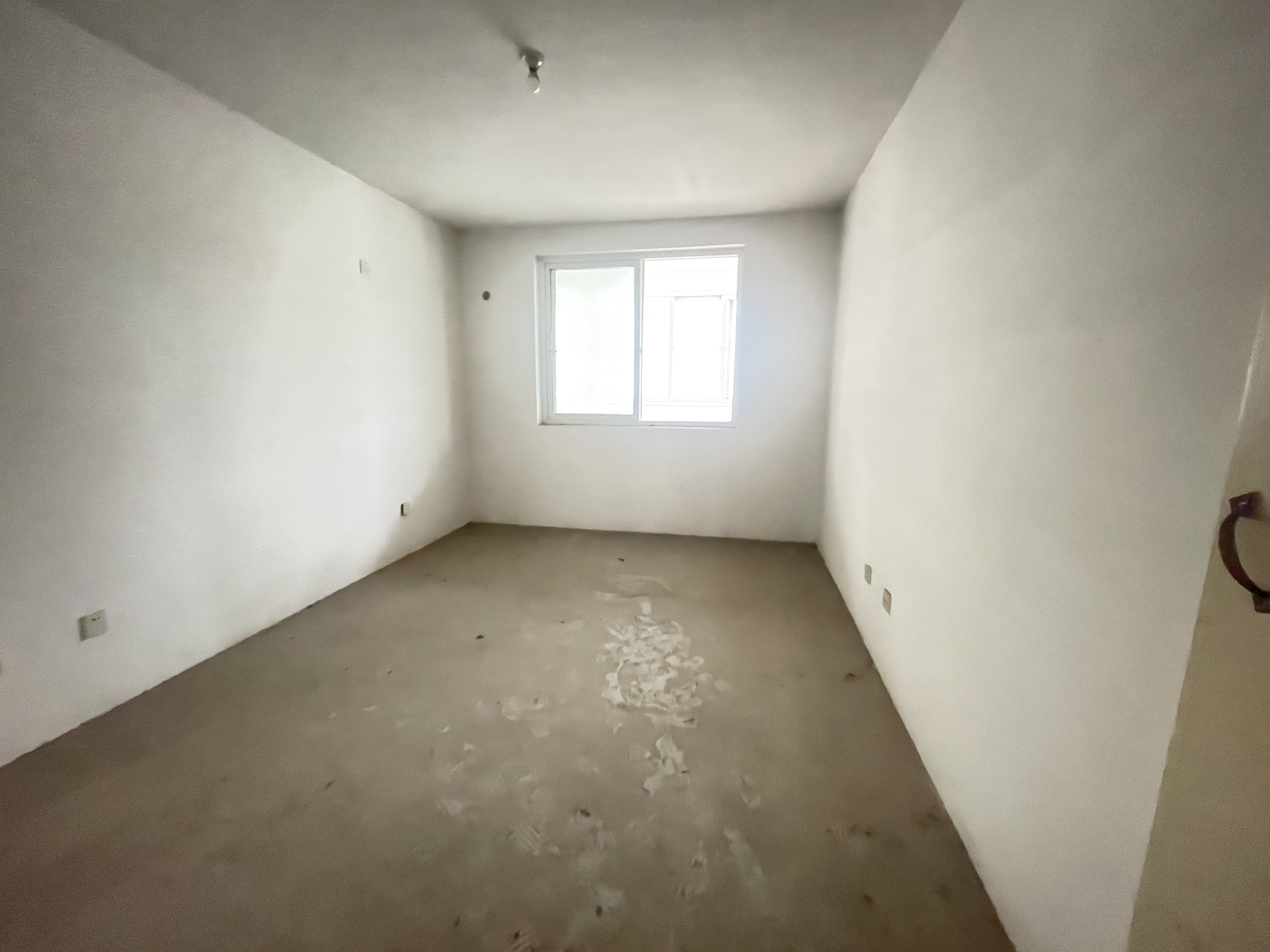 天山花苑 3室2厅1卫 141.89m²
