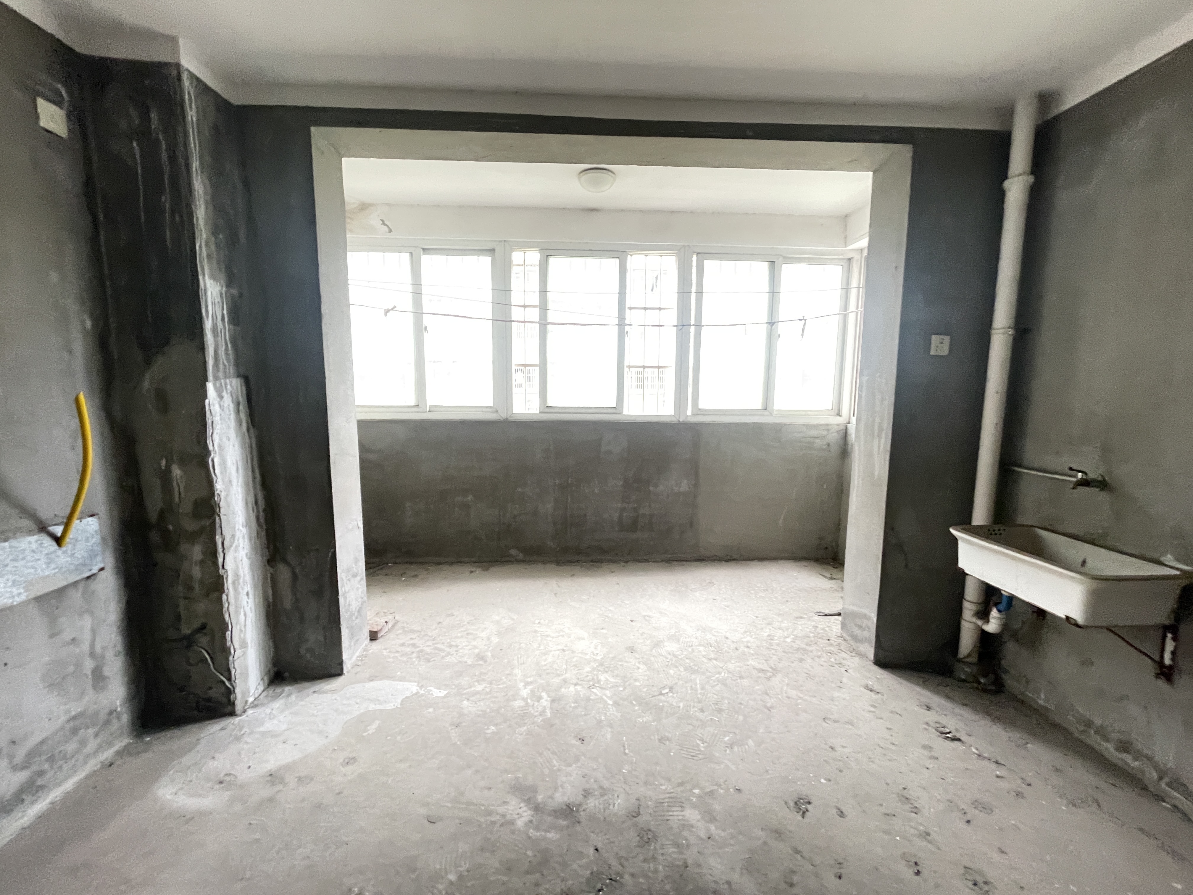 天山花苑 3室2厅1卫 141.89m²
