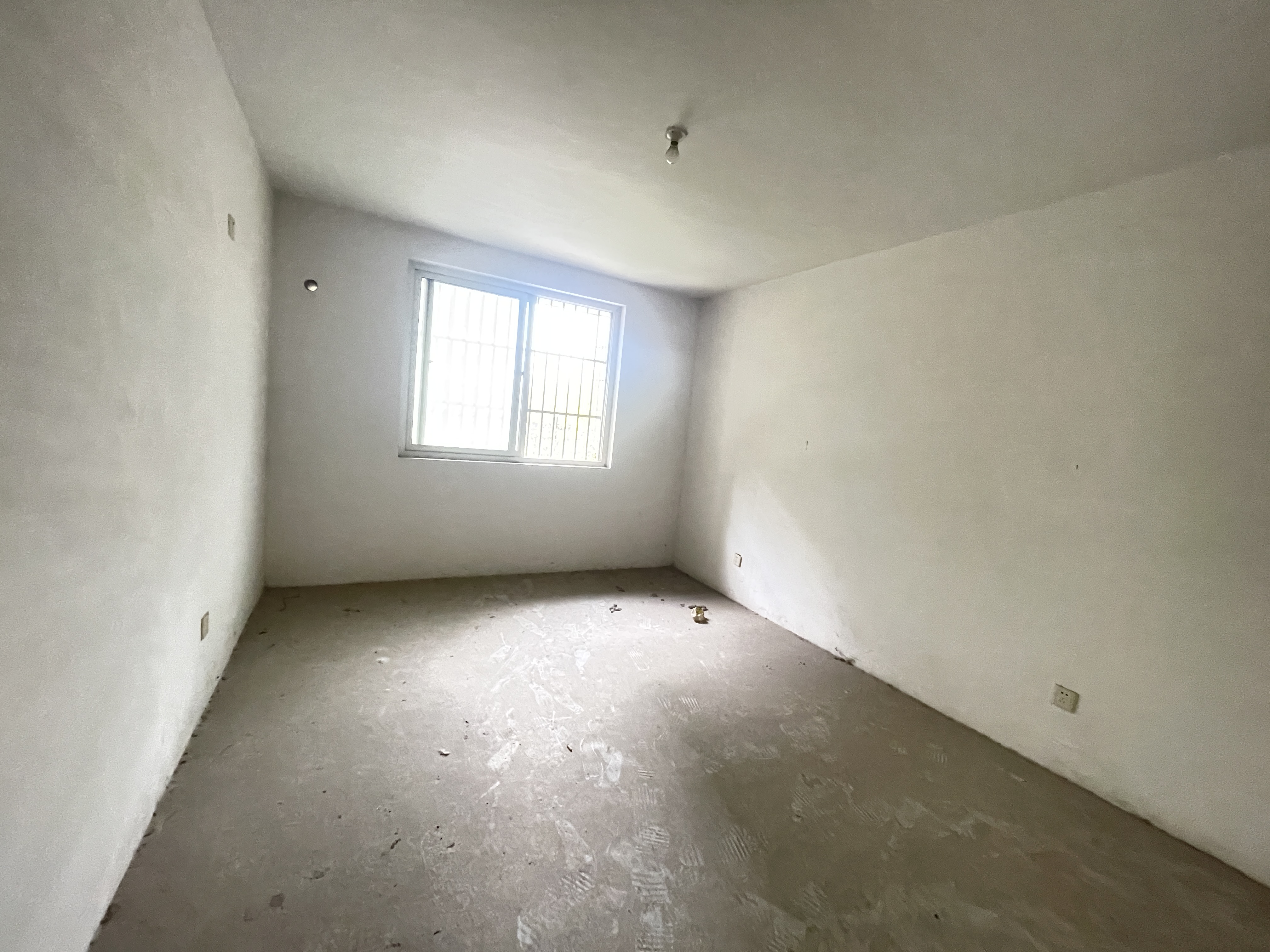 天山花苑 3室2厅1卫 141.89m²