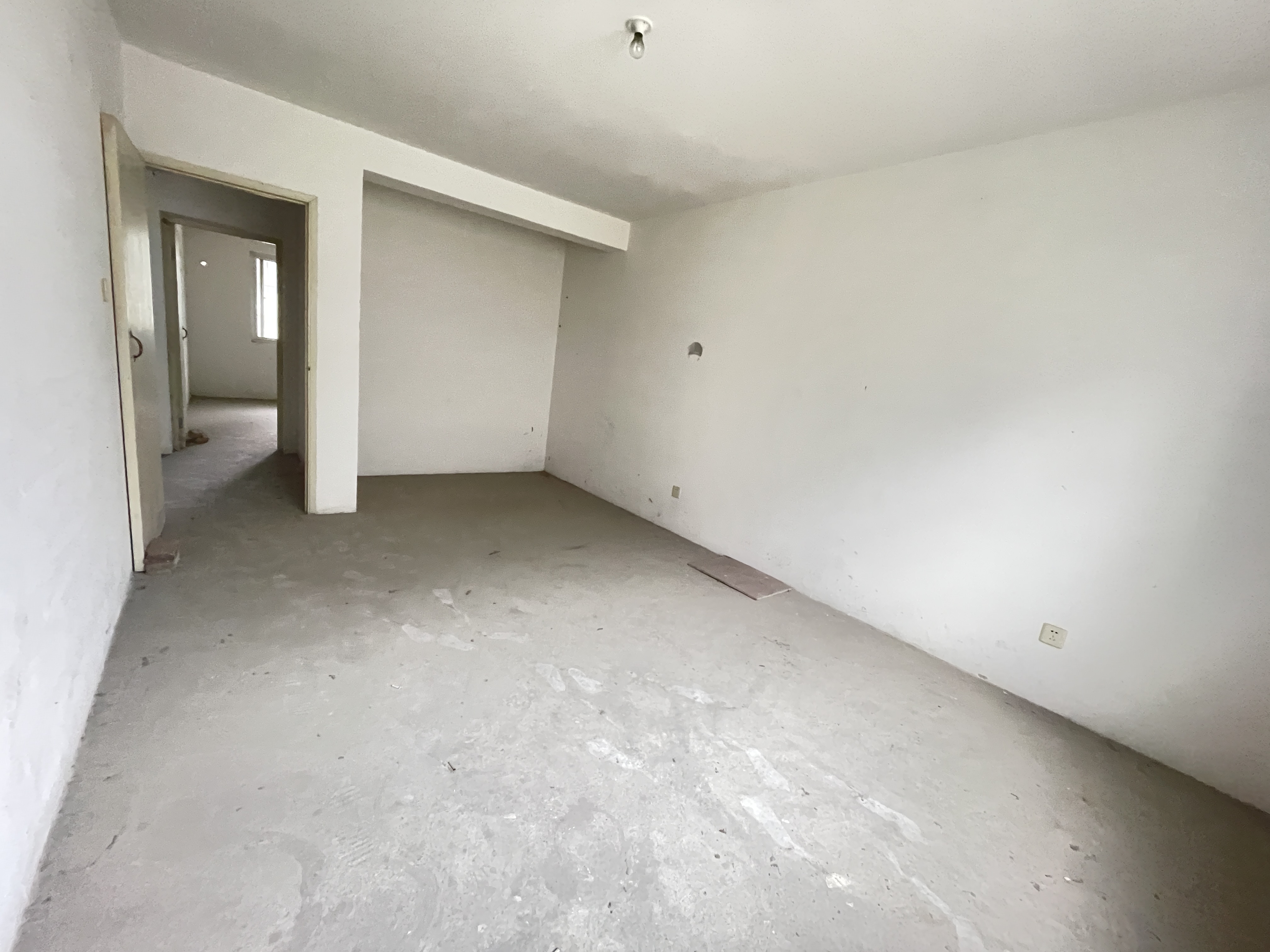 天山花苑 3室2厅1卫 141.89m²