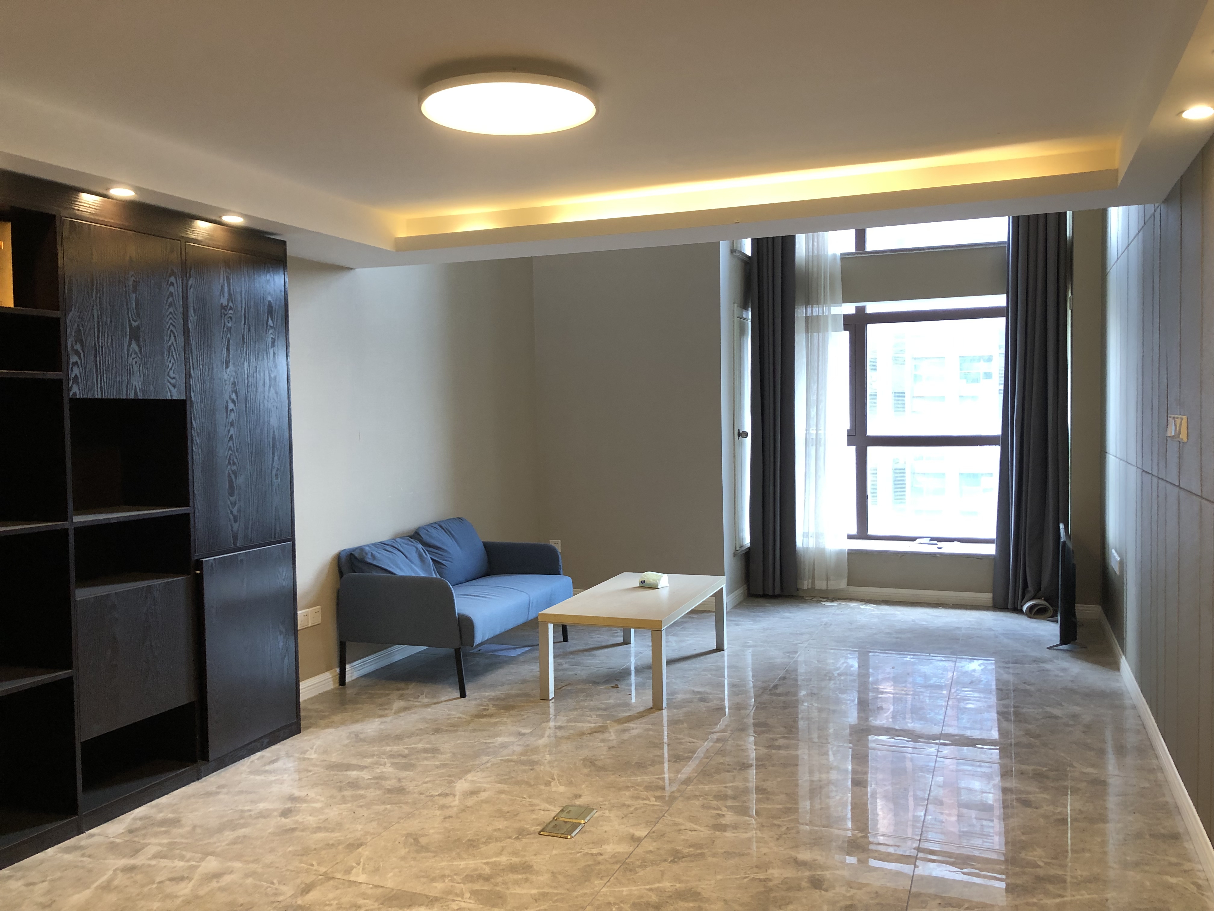 恒隆国际 2室2厅2卫 70m&sup2;