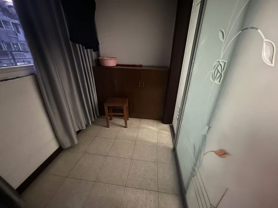 虹桥新苑 2室2厅1卫 103m&sup2;