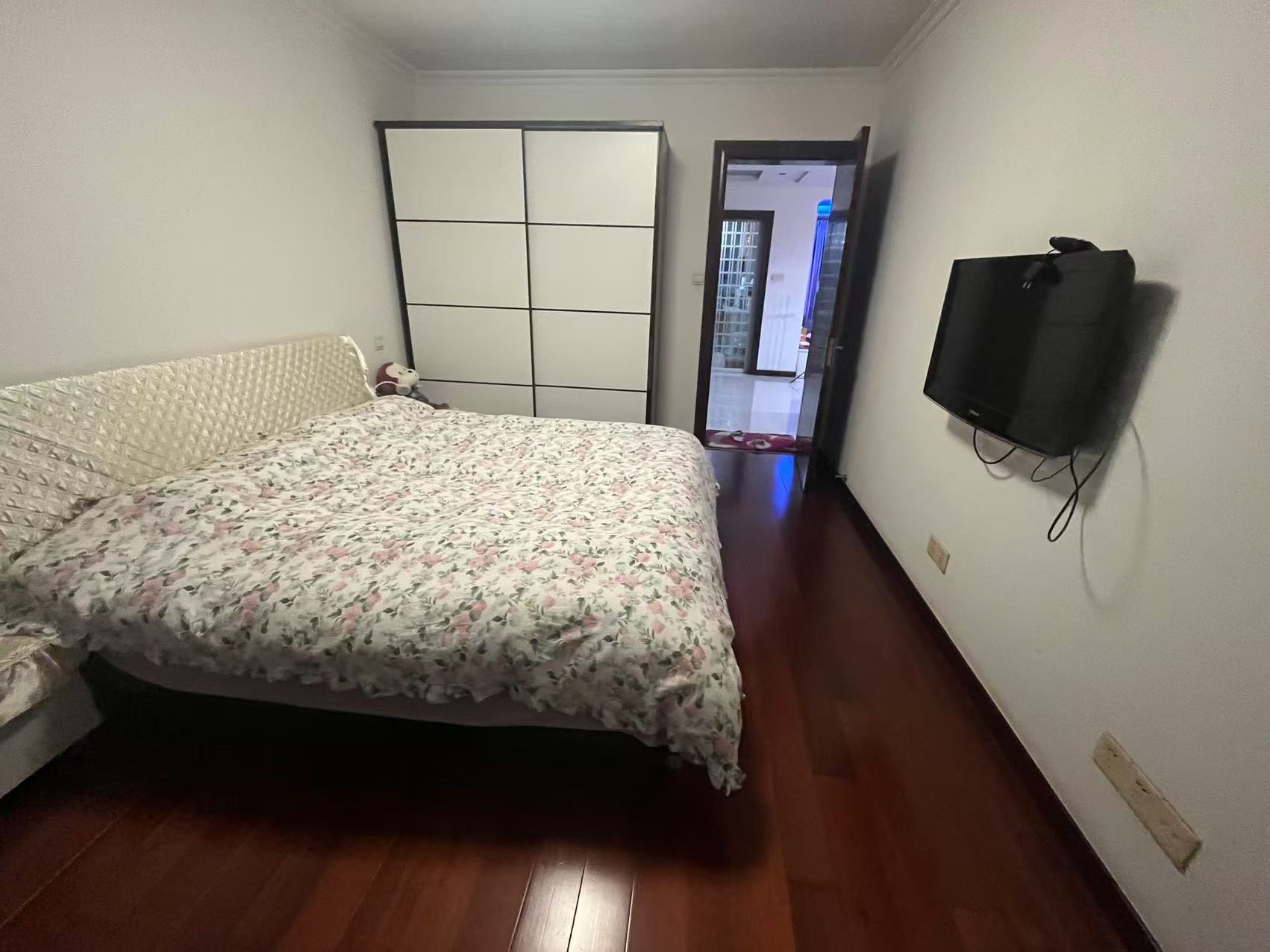 虹桥新苑 2室2厅1卫 103m&sup2;