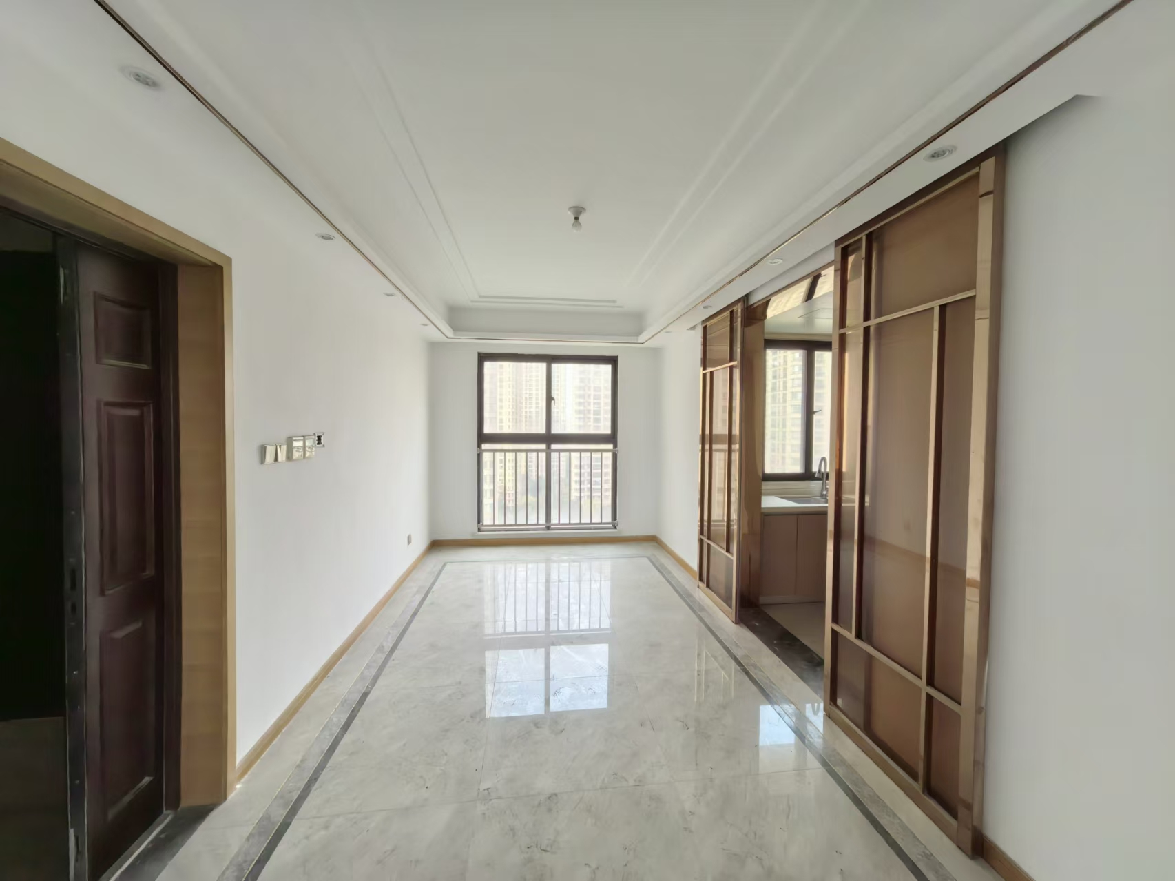 中南世纪花城三期 3室2厅2卫 132.34m²