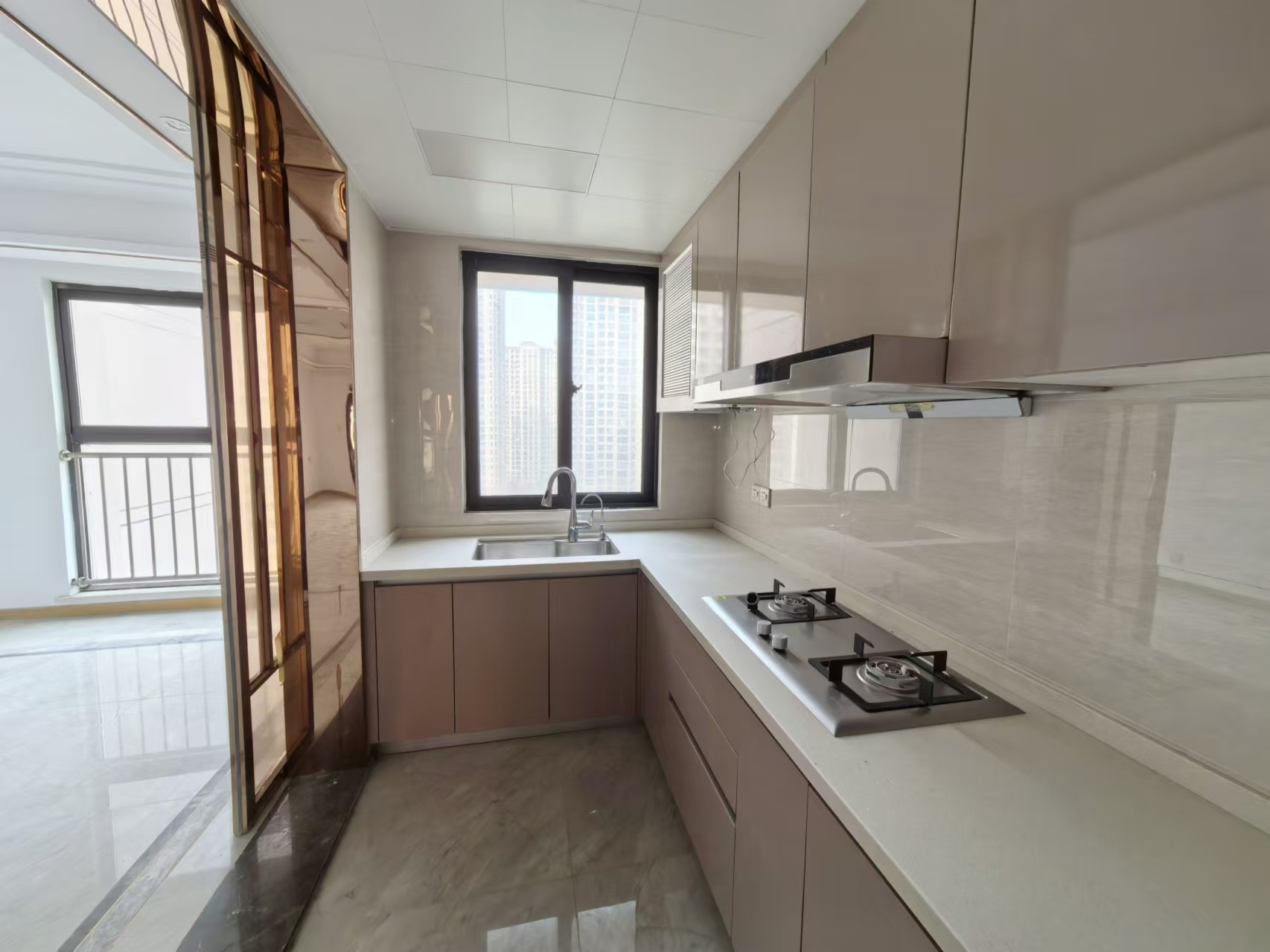 中南世纪花城三期 3室2厅2卫 132.34m&sup2;