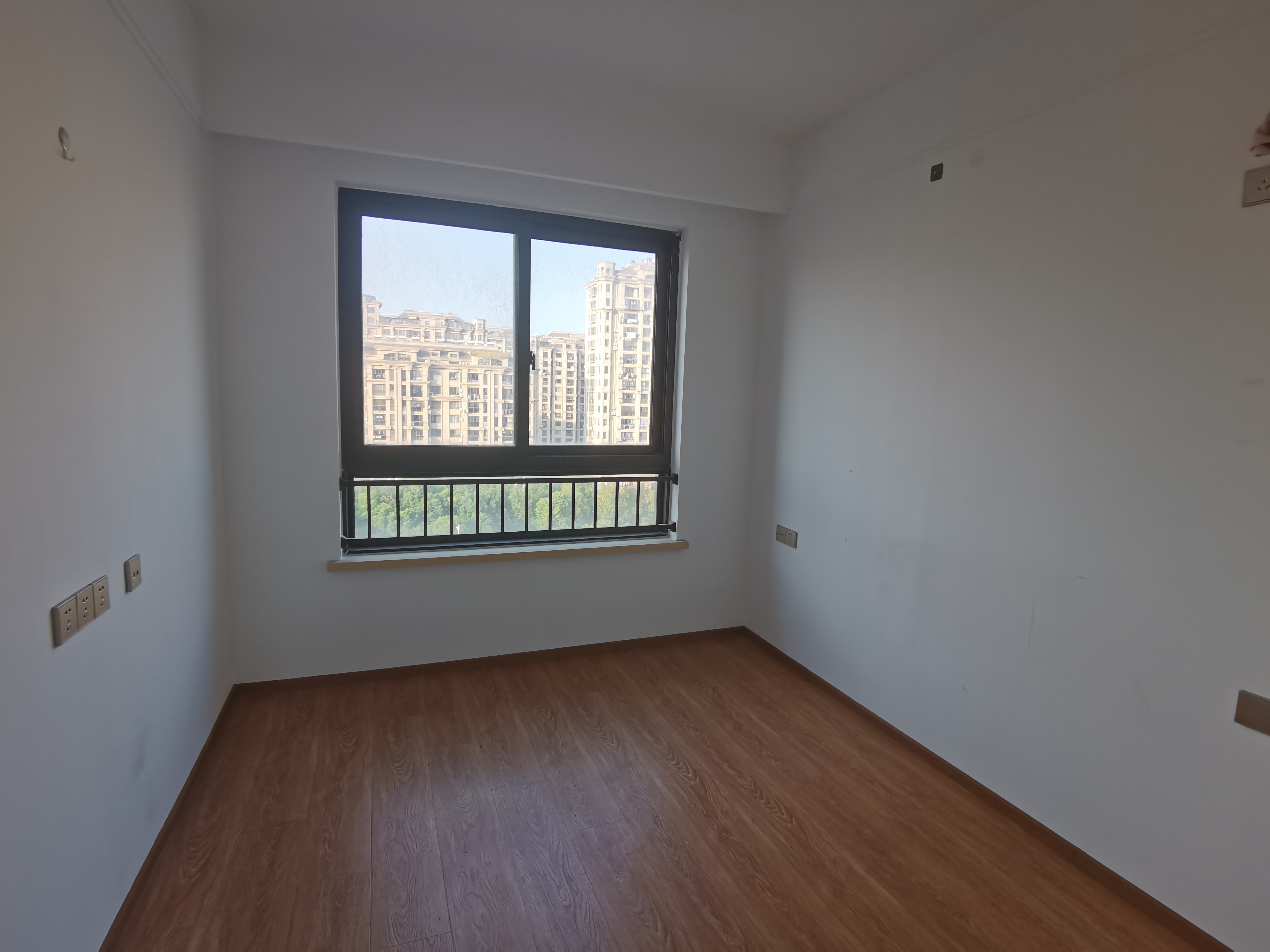 上悦城 3室2厅1卫 101m&sup2;