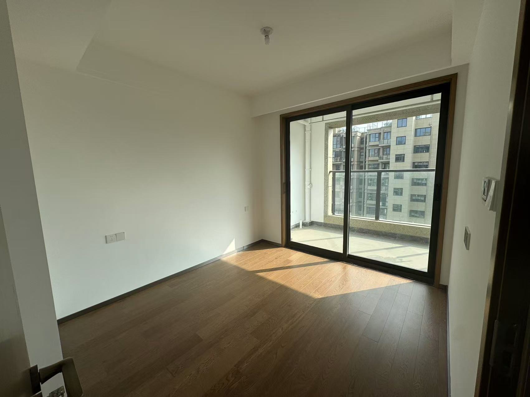 远创宸樾 3室2厅1卫 99m&sup2;