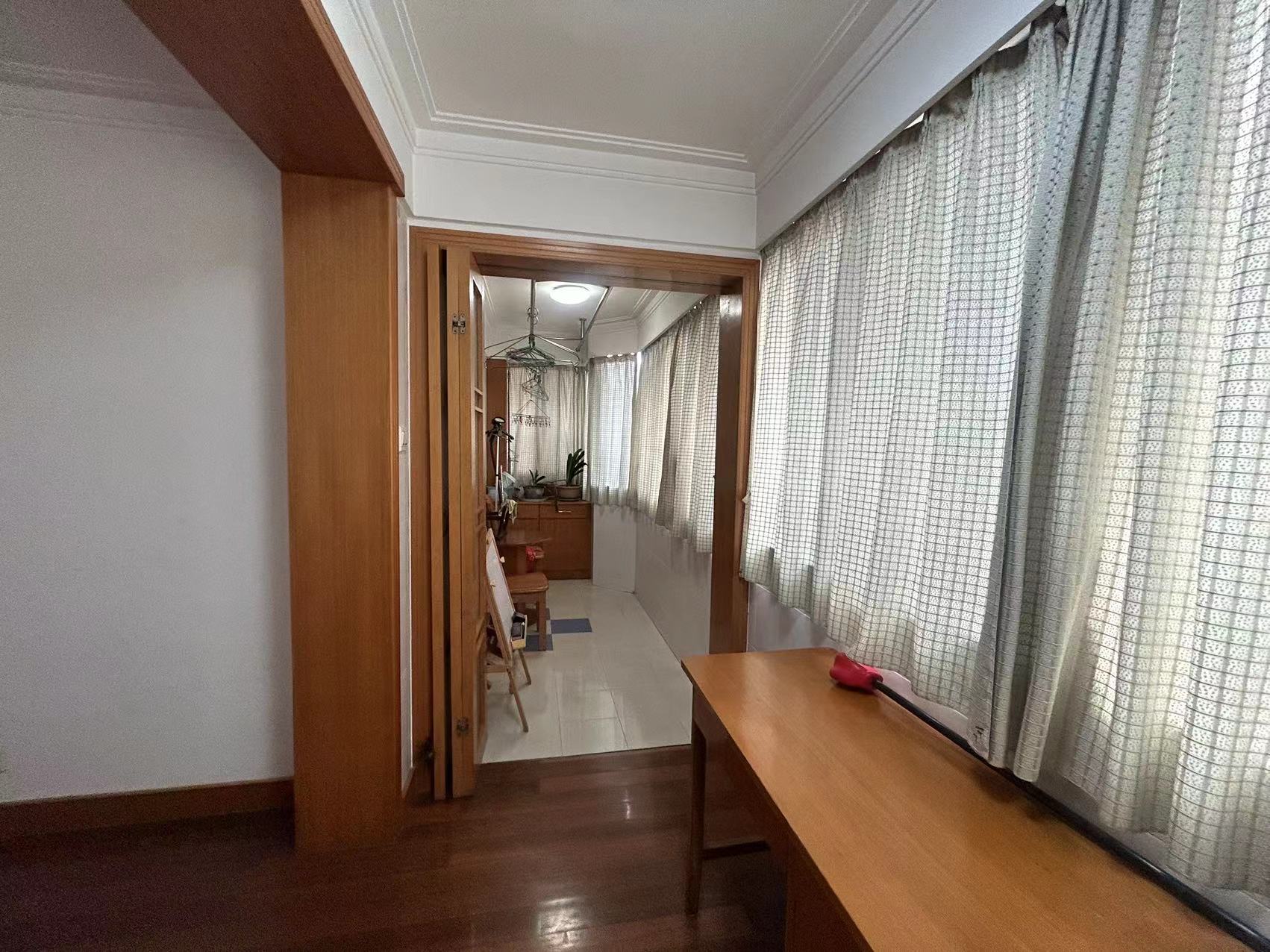 阳光花园 3室2厅1卫 139.96m&sup2;