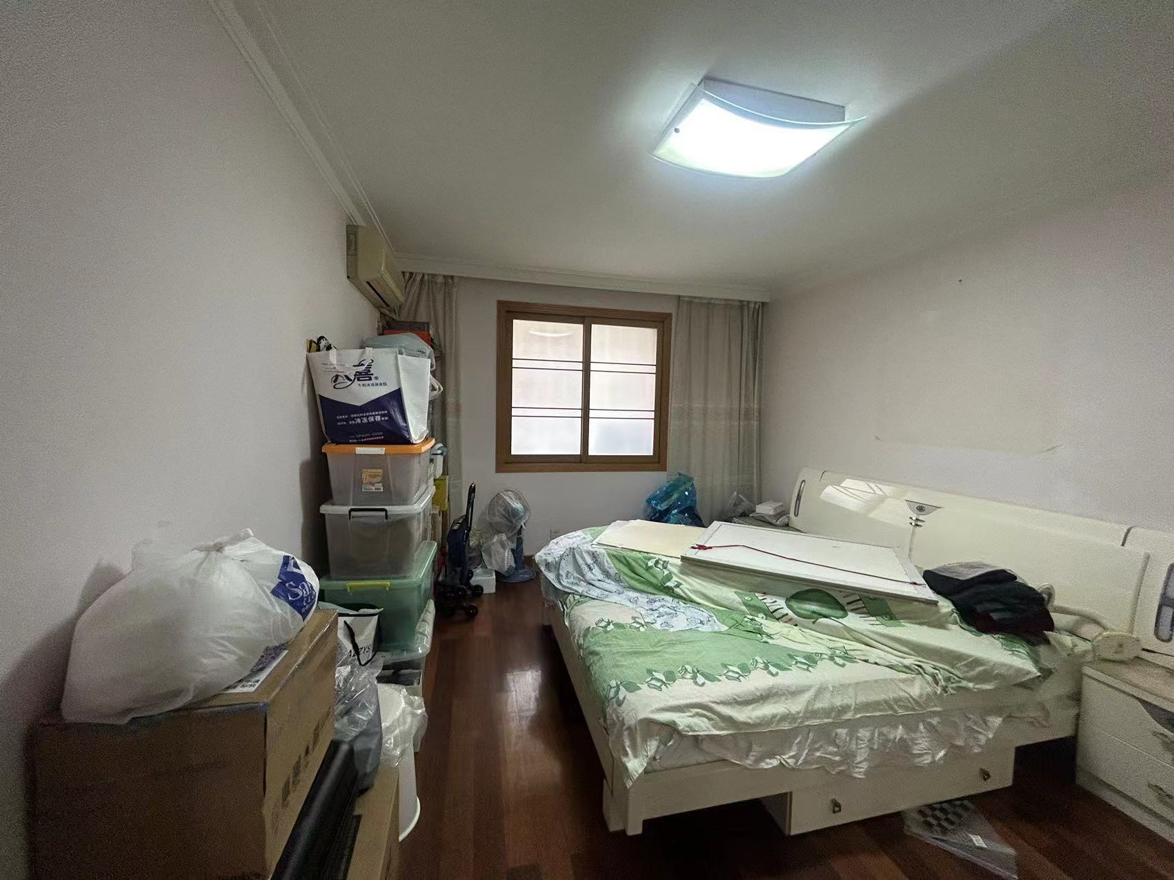 阳光花园 3室2厅1卫 139.96m&sup2;