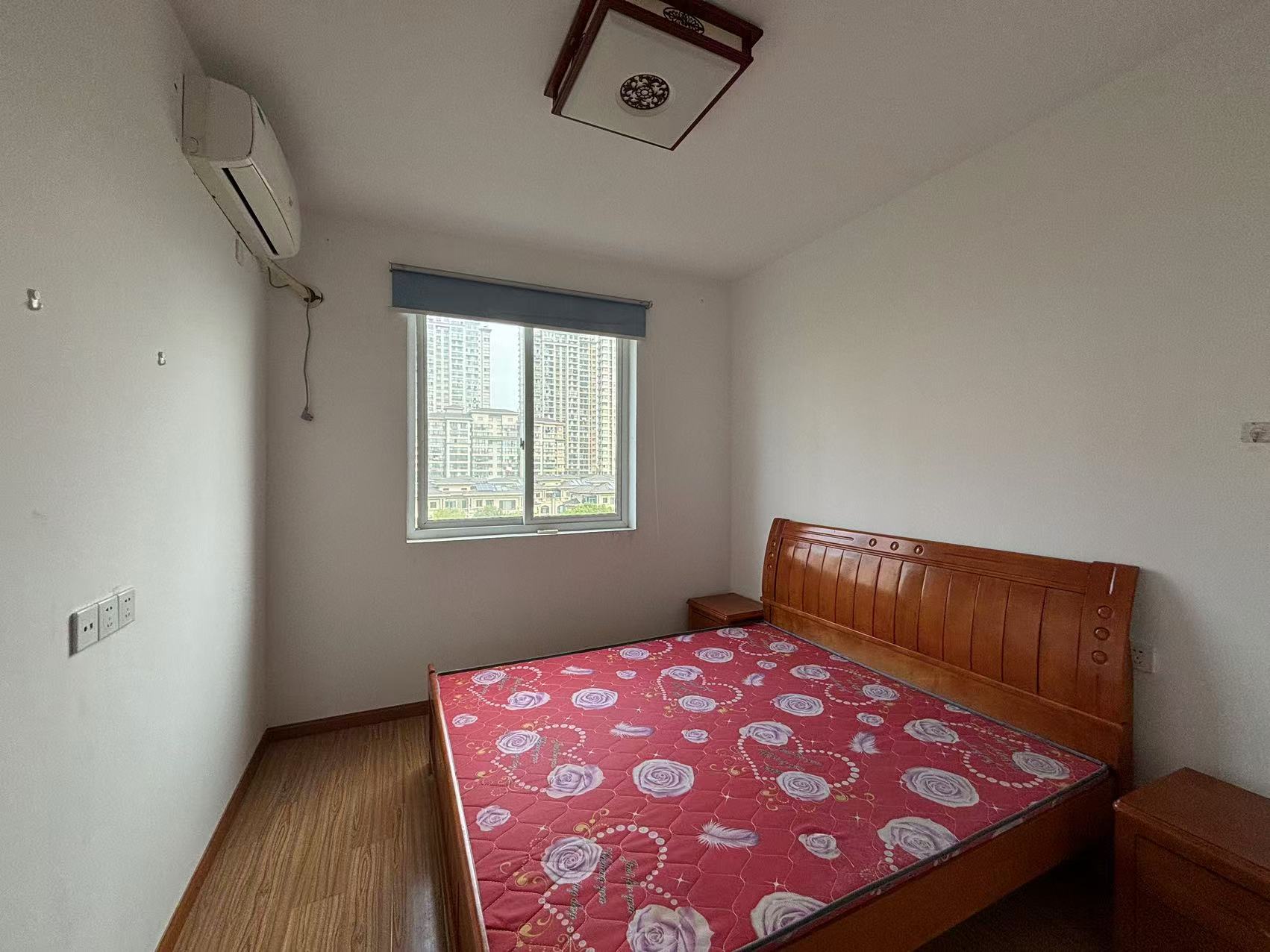 盆架桥花苑 3室2厅1卫 130m&sup2;