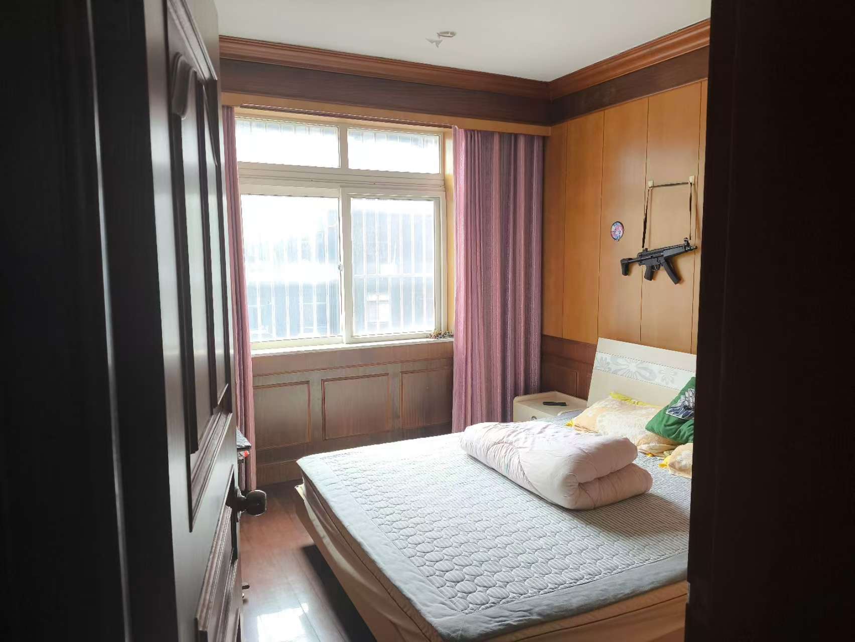八角亭小区 3室2厅2卫 127m&sup2;