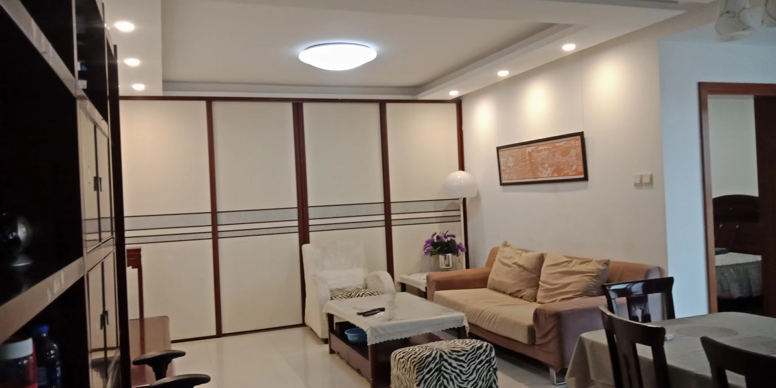 王府大厦 2室2厅1卫 124m²