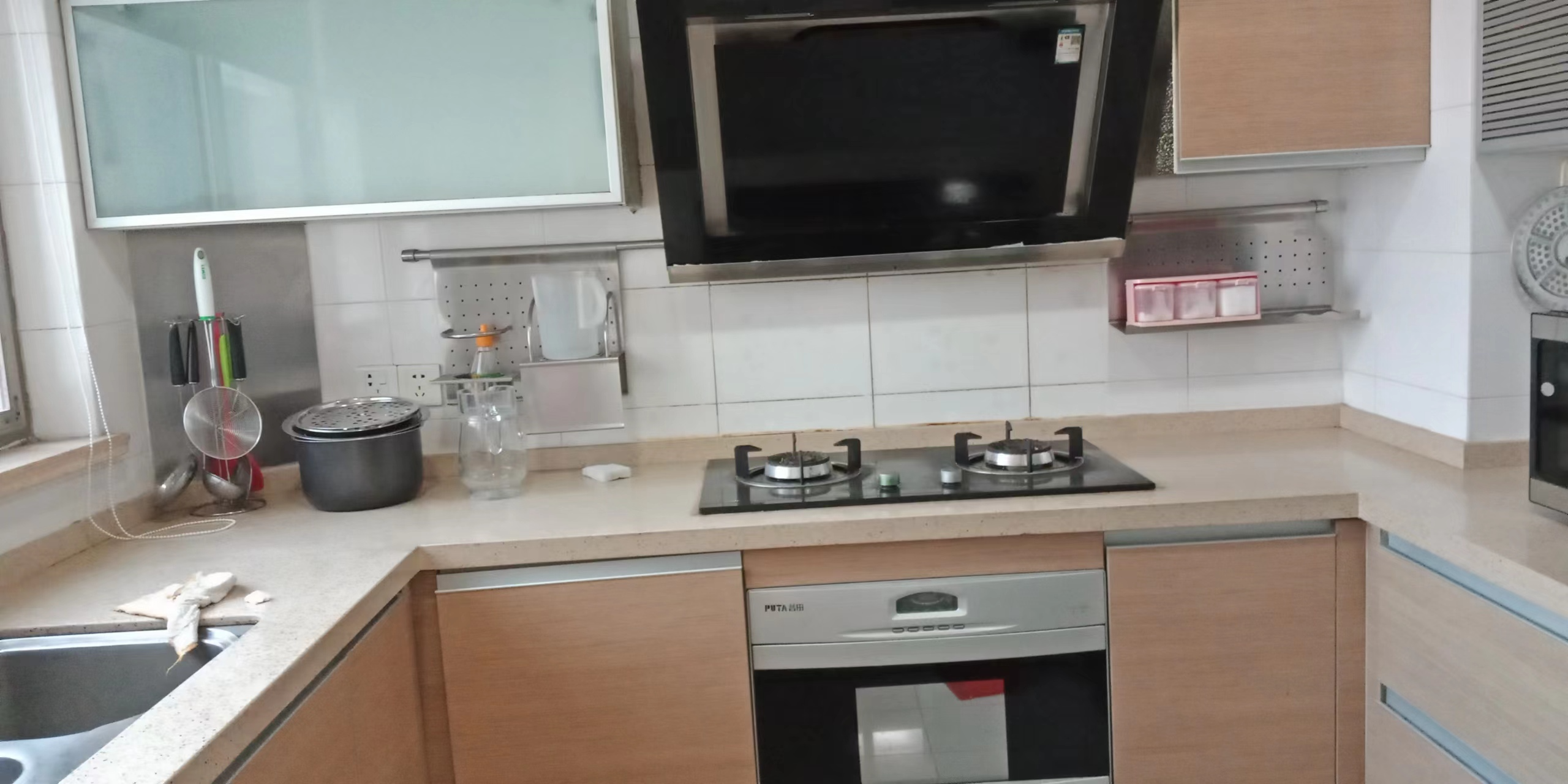 王府大厦 2室2厅1卫 124m&sup2;