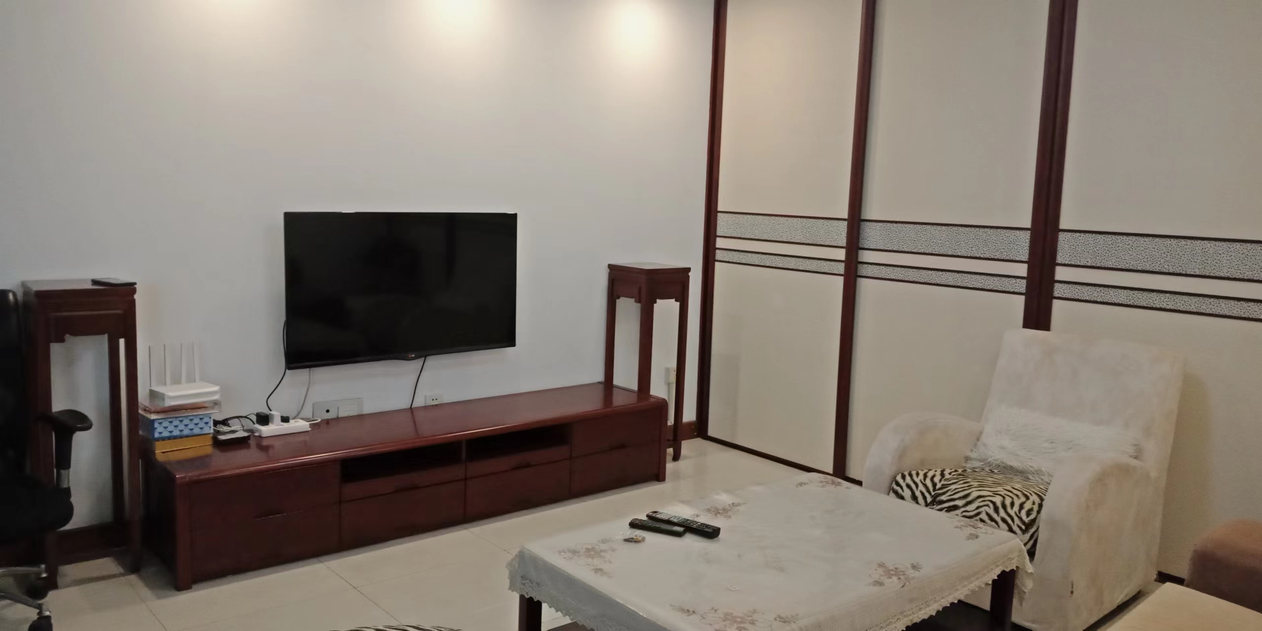 王府大厦 2室2厅1卫 124m&sup2;