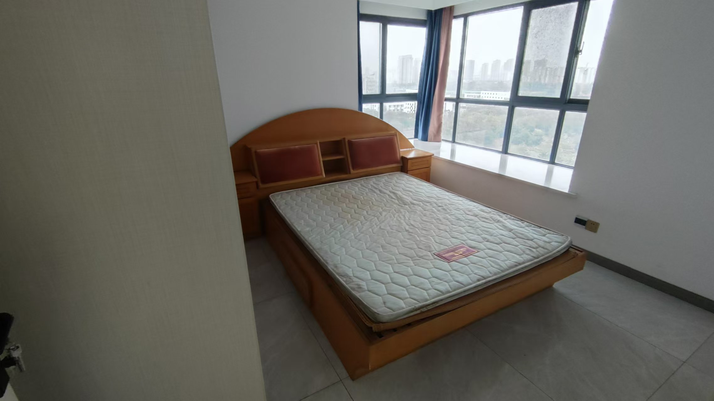 江景国际家园 3室2厅1卫 124m&sup2;