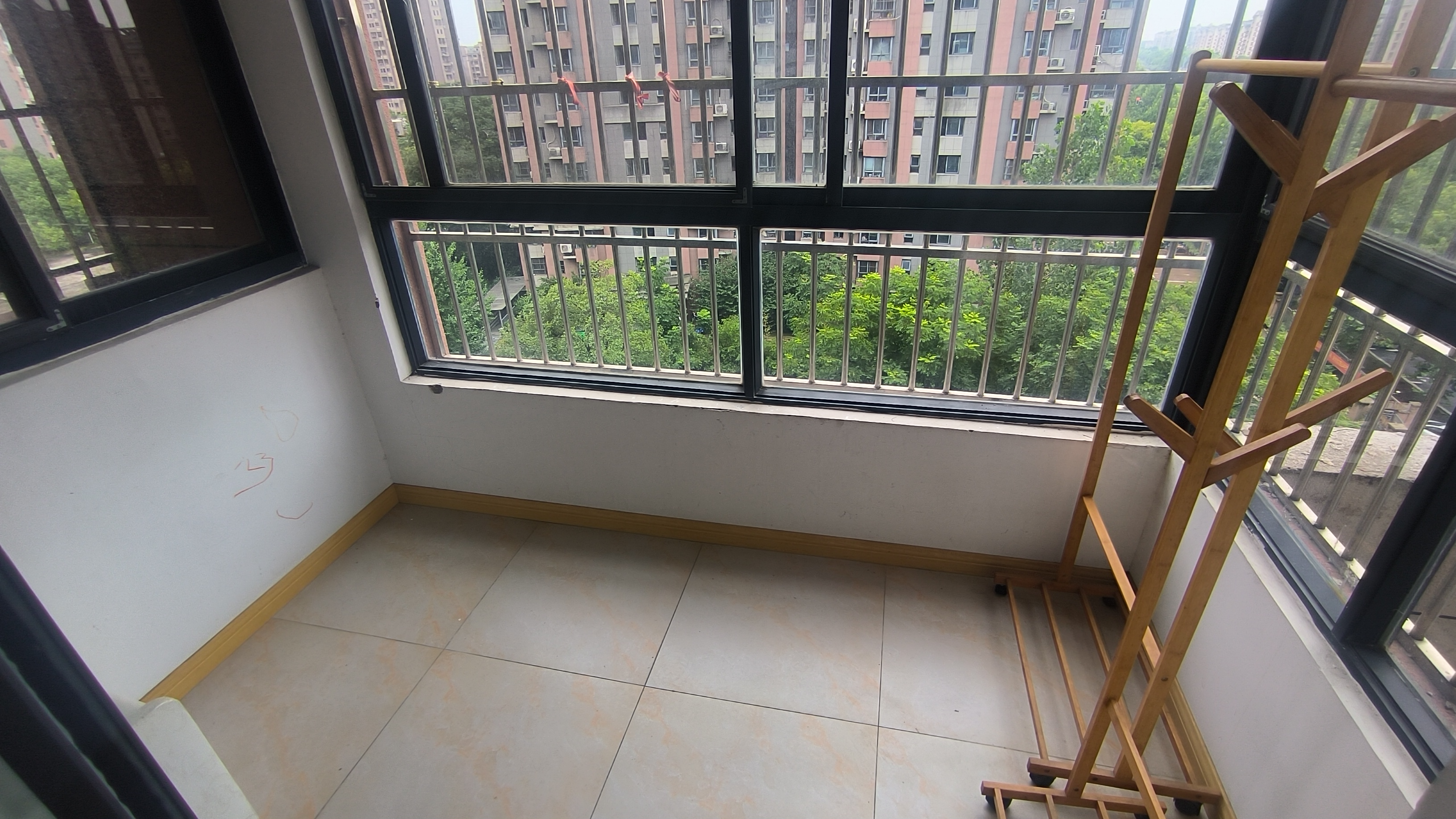 炜赋花苑 2室2厅1卫 78m&sup2;