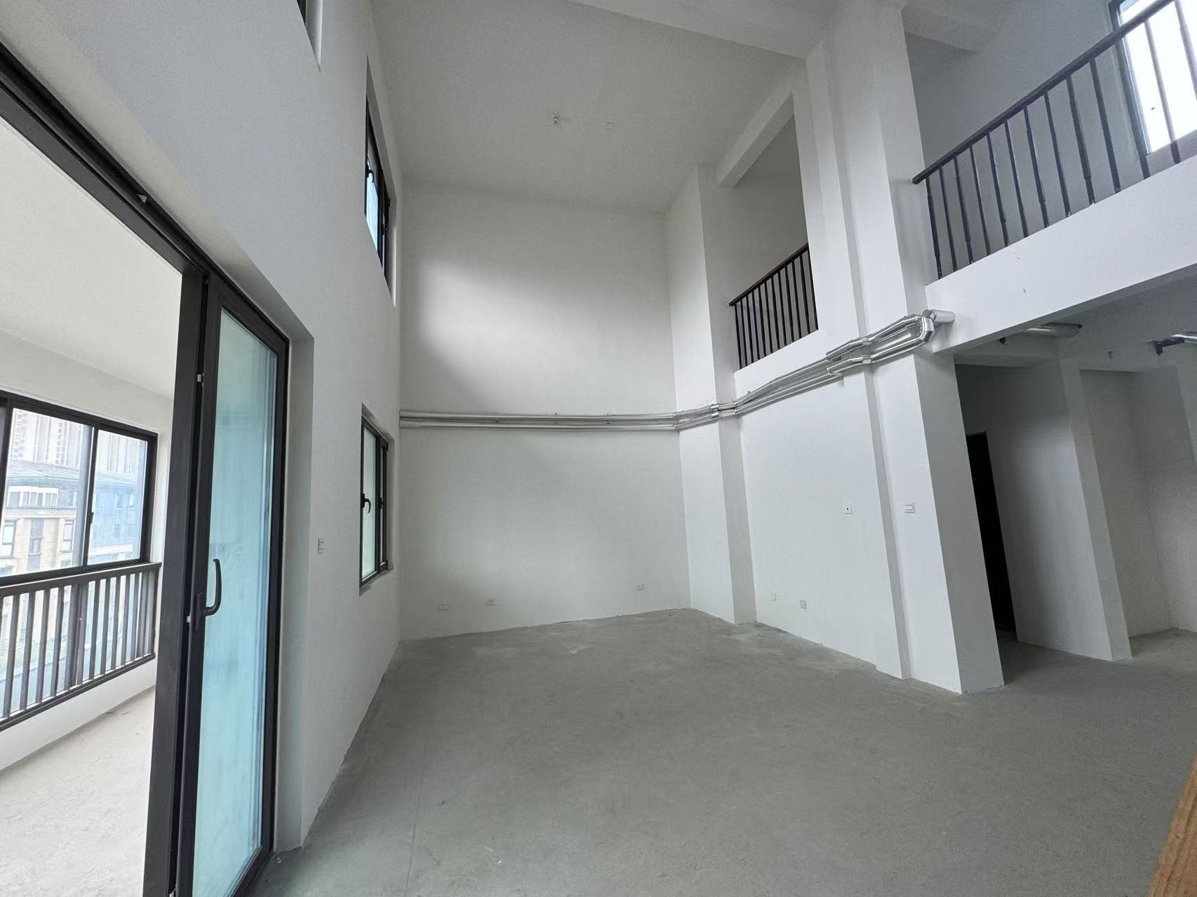万濠瑜园 6室2厅4卫 255.86m²