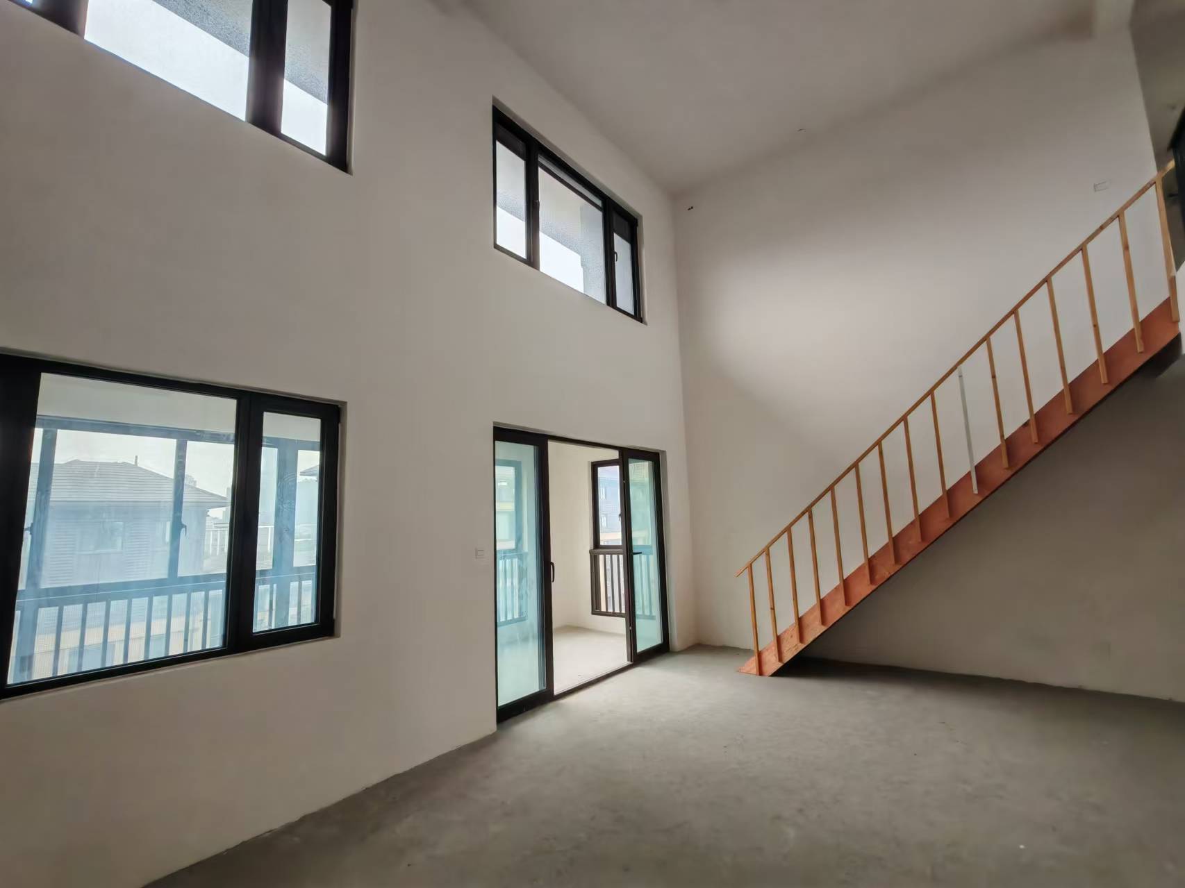 万濠瑜园 6室2厅2卫 255.86m²