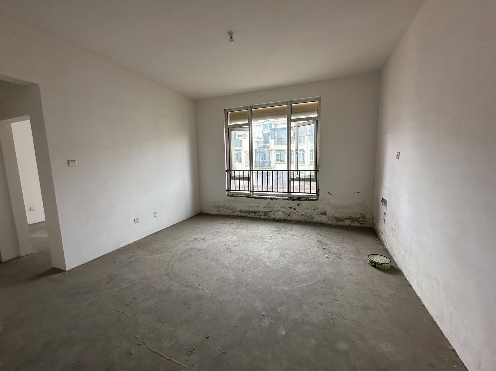 军山花园 5室2厅4卫 262m&sup2;