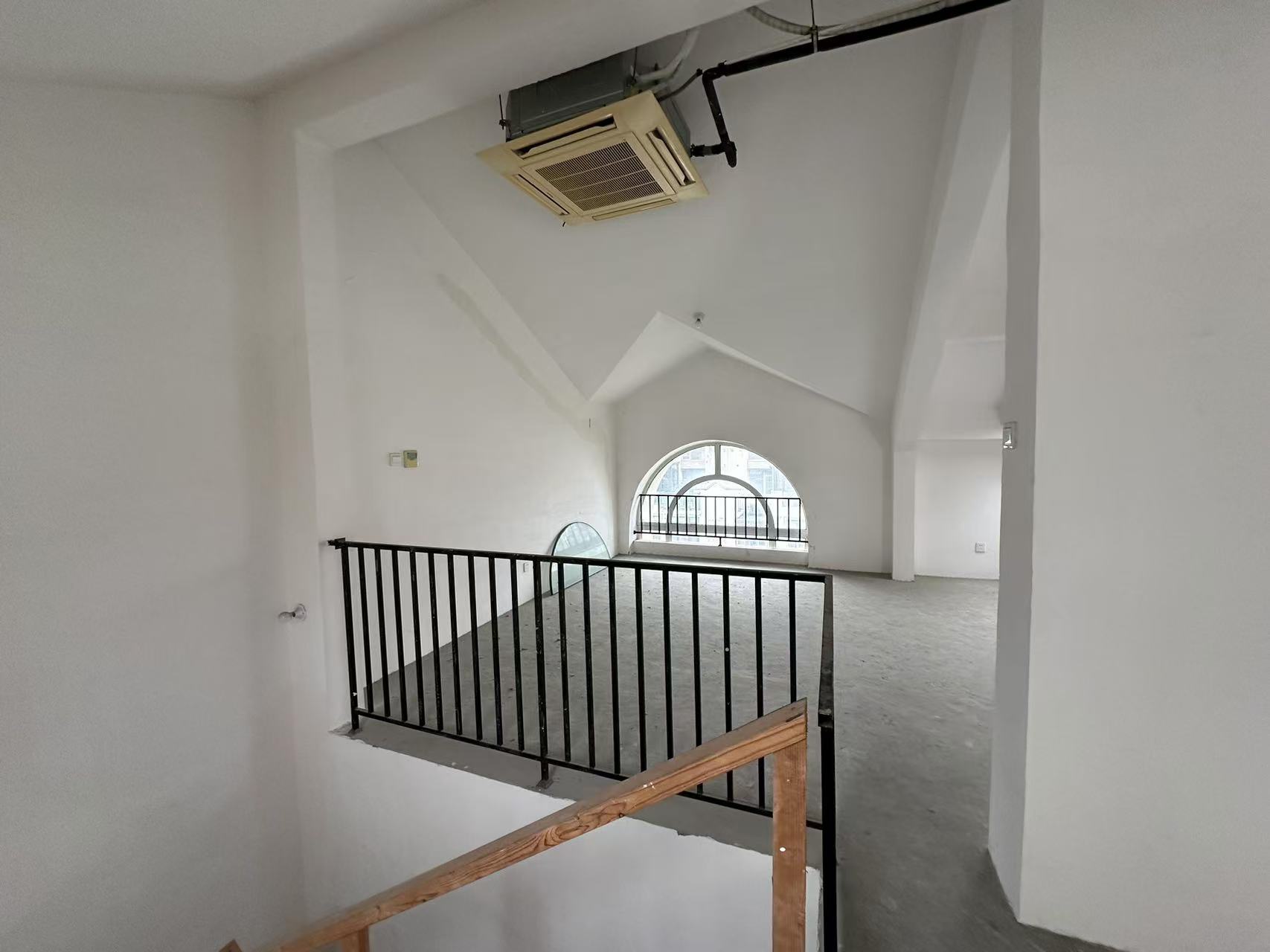 军山花园 5室2厅4卫 262m&sup2;