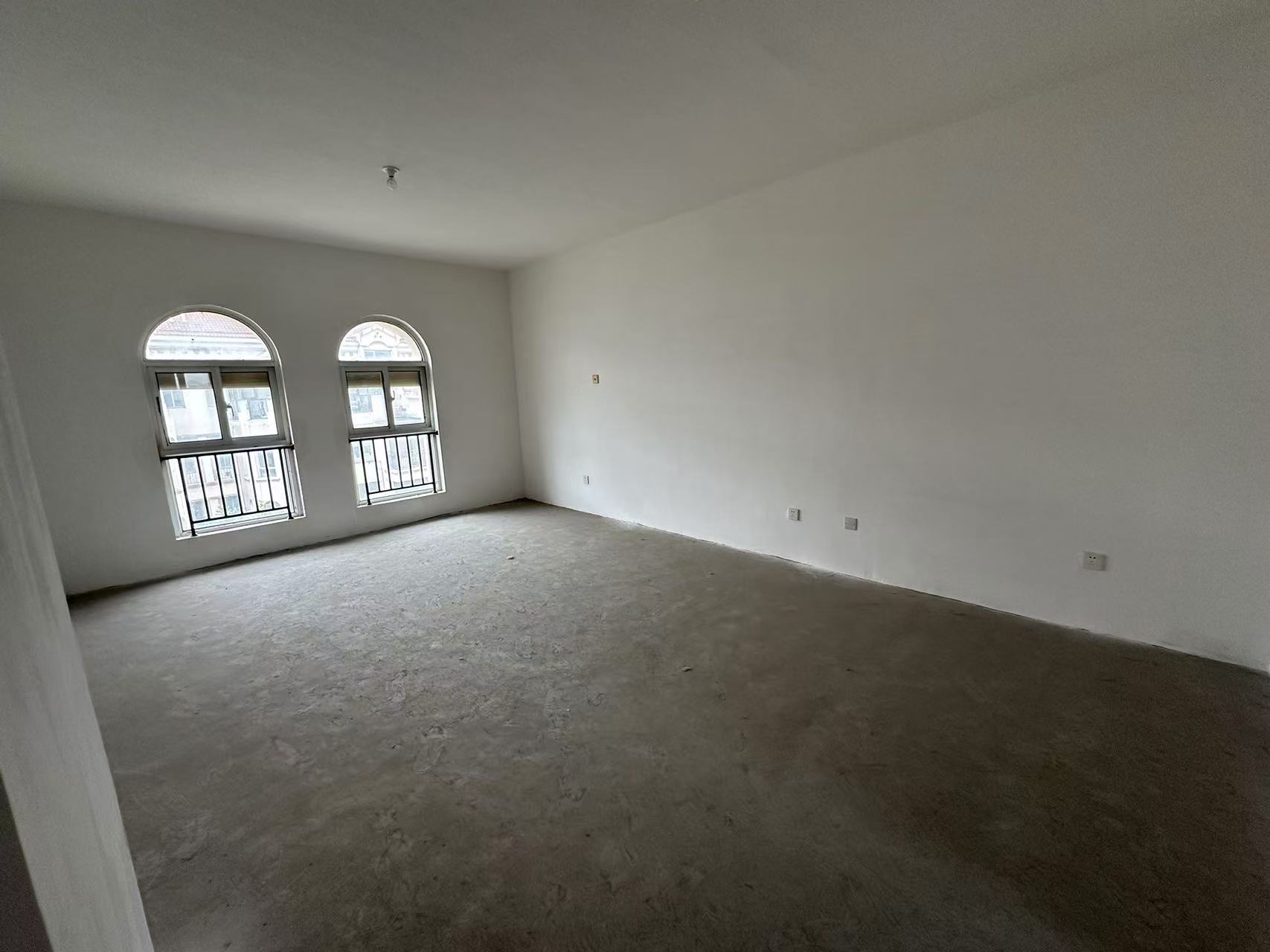 军山花园 5室2厅4卫 262m&sup2;