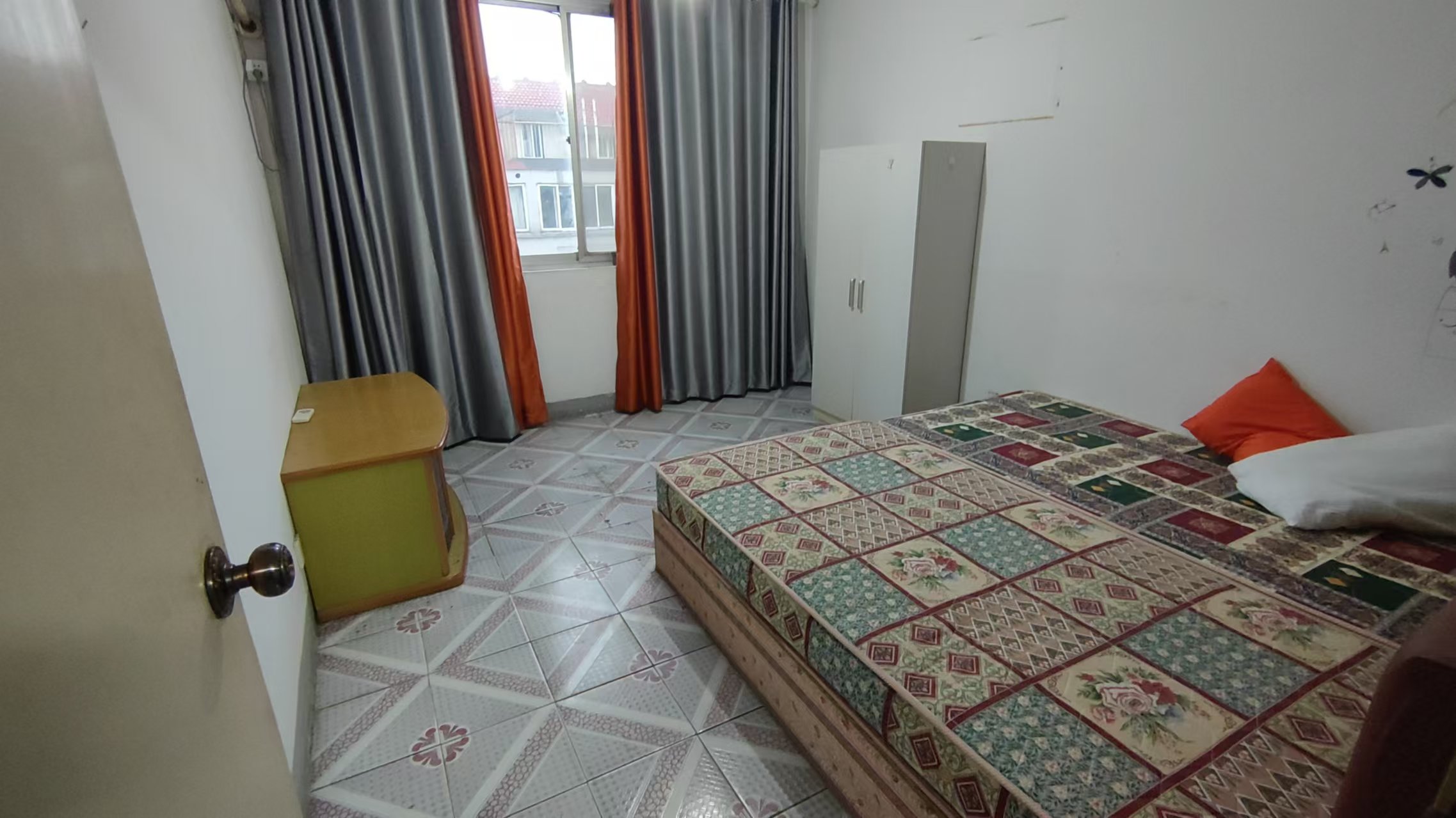 光明南村 3室1厅1卫 76.00m&sup2;