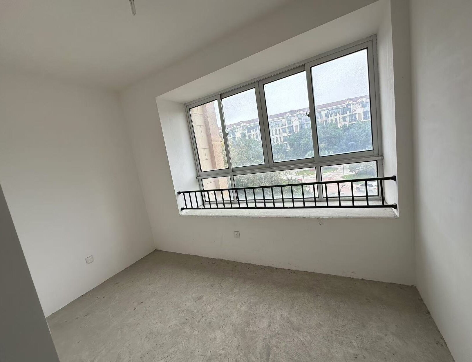 军山花园 4室2厅3卫 224.29m&sup2;