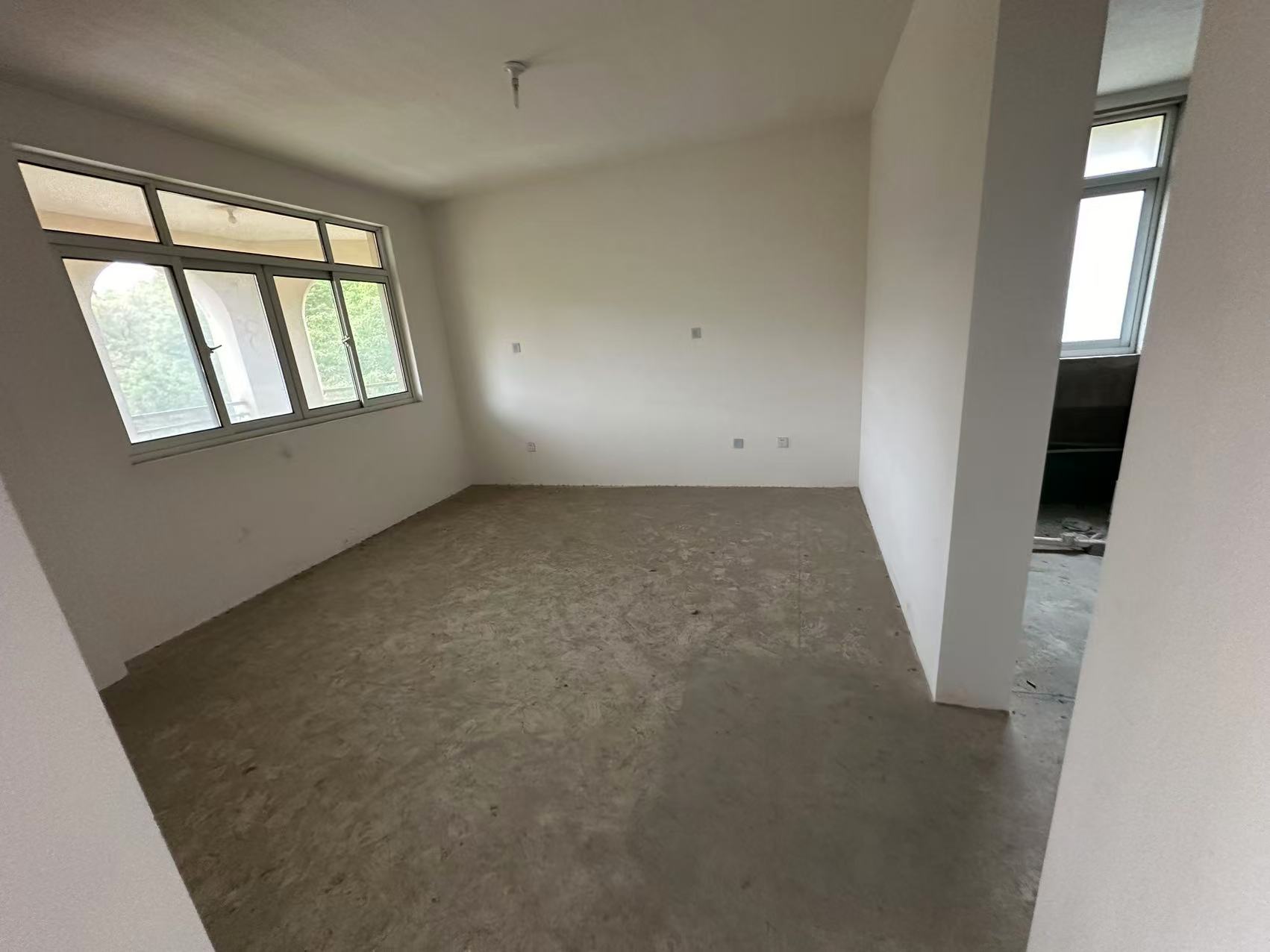 军山花园 4室2厅3卫 224.29m&sup2;