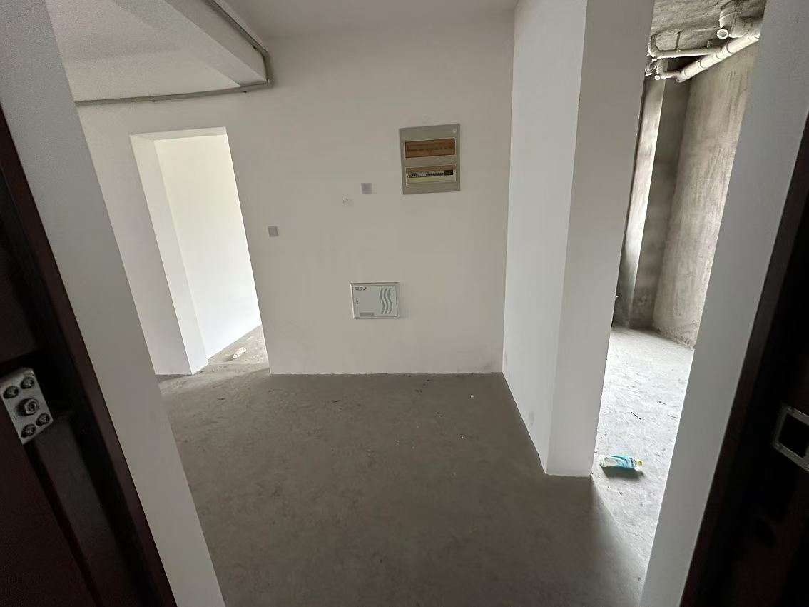 军山花园 4室2厅3卫 224.29m&sup2;