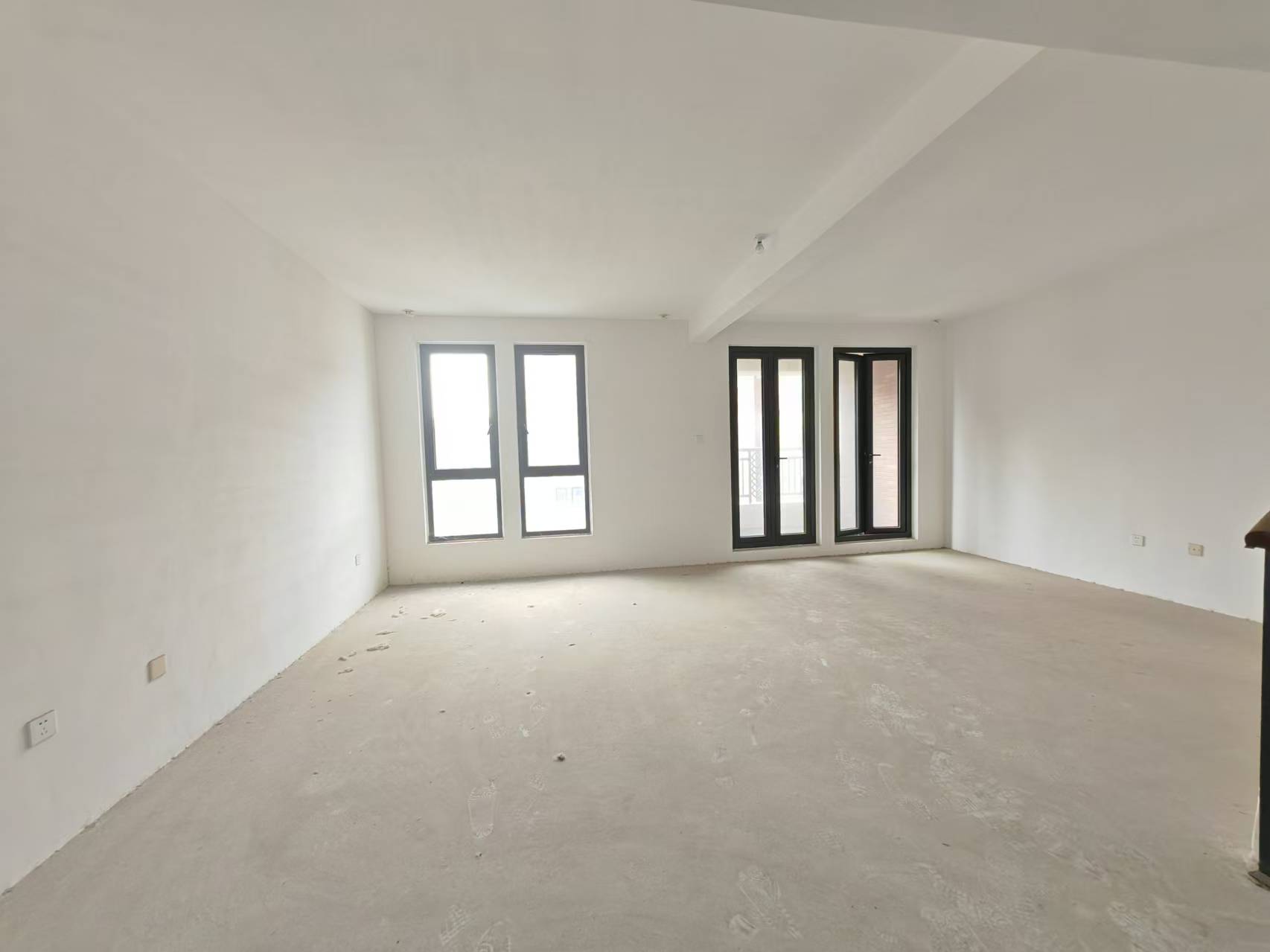山水壹号 4室2厅2卫 235m&sup2;